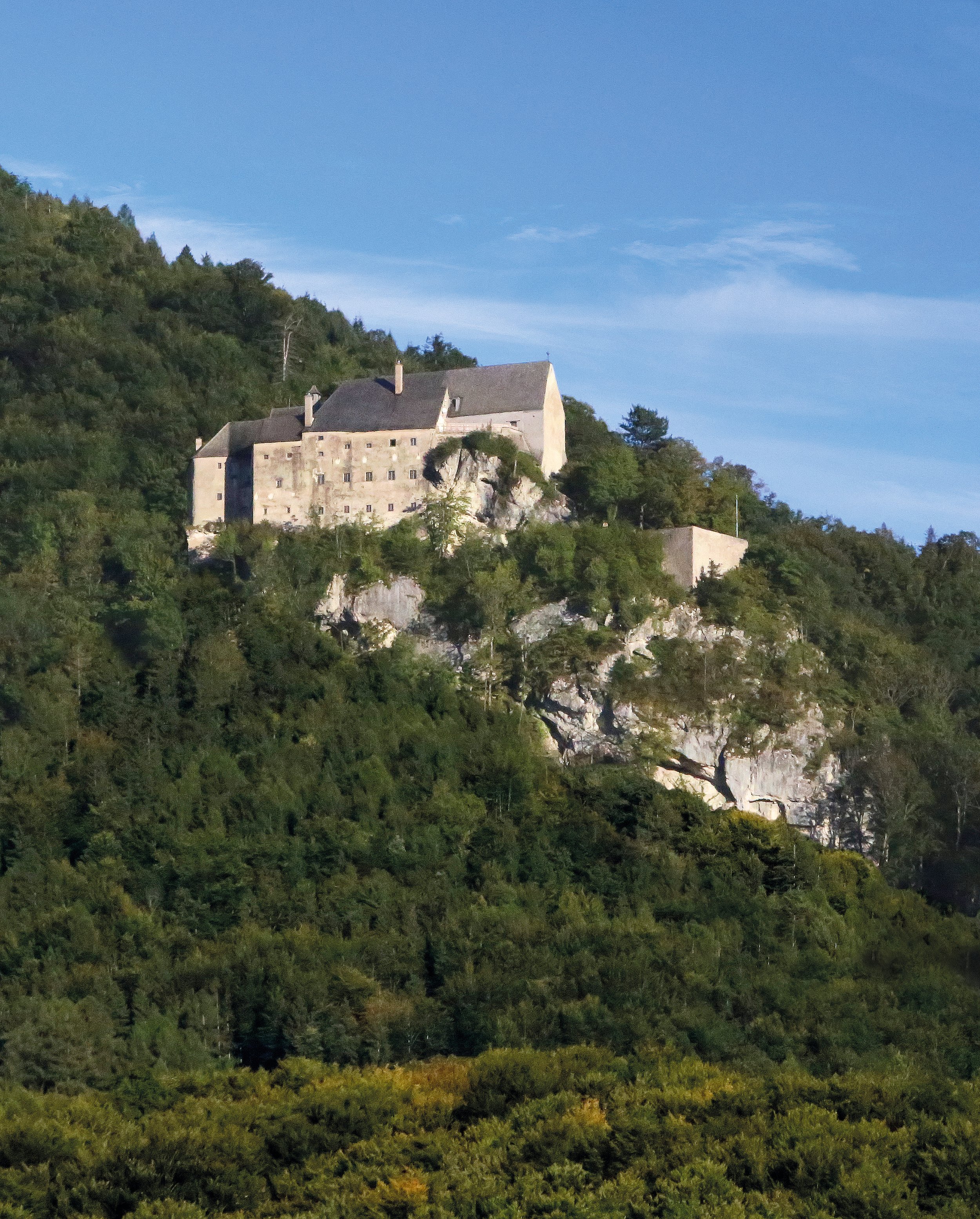 Foto von der Burg Alt Pernstein (Micheldorf • OÖ • Österreich).