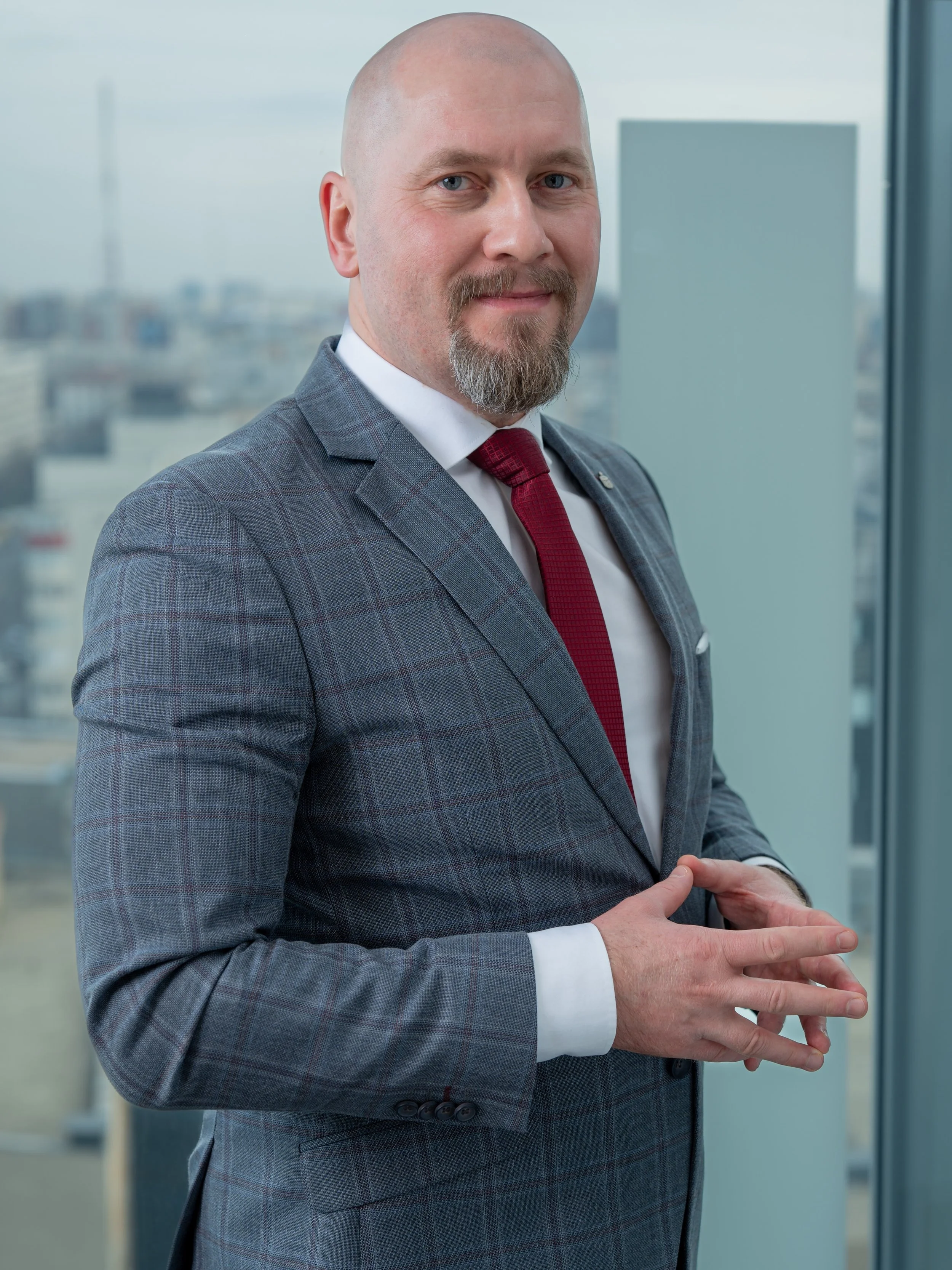 Follow @madpapaya 
Corporate photographer focused on SAME-DAY delivery 

Corporate photography I&rsquo;ve taken in the past year. At the request of the client. Studio setting was mobile and set up at their location. These were LinkedIn type headshots
