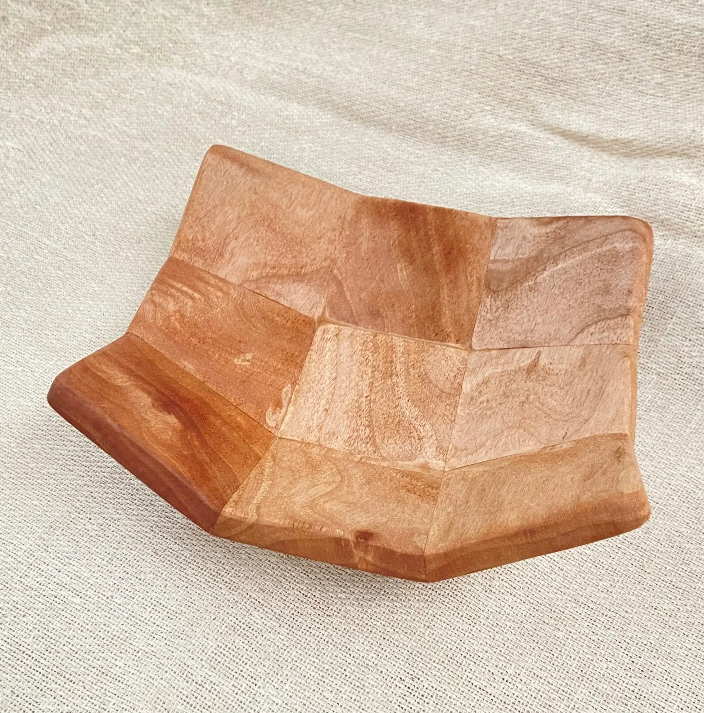 Walnut, 180 x 180 mm
£ 30.