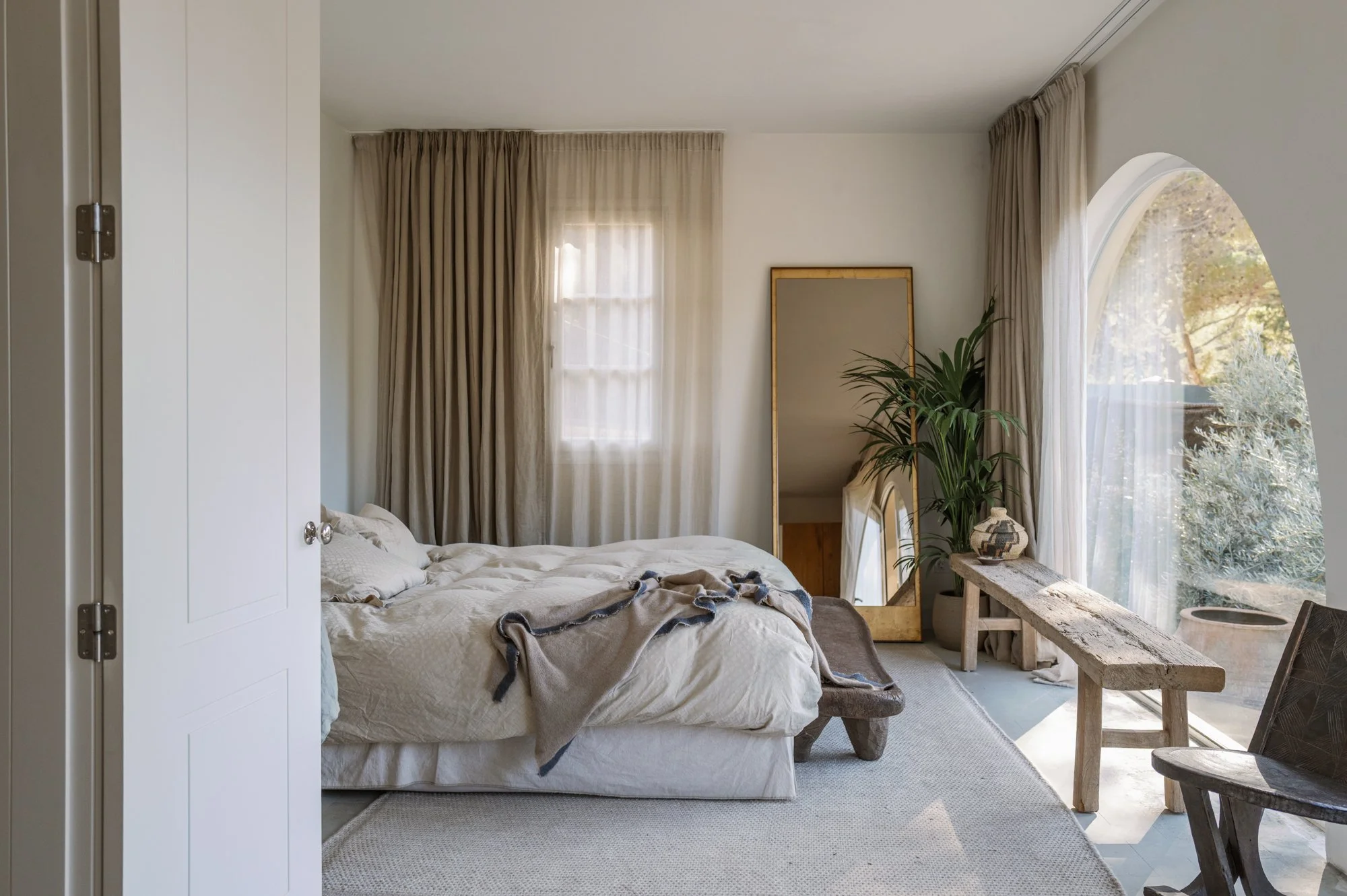 1. T0 Master bedroom.jpg