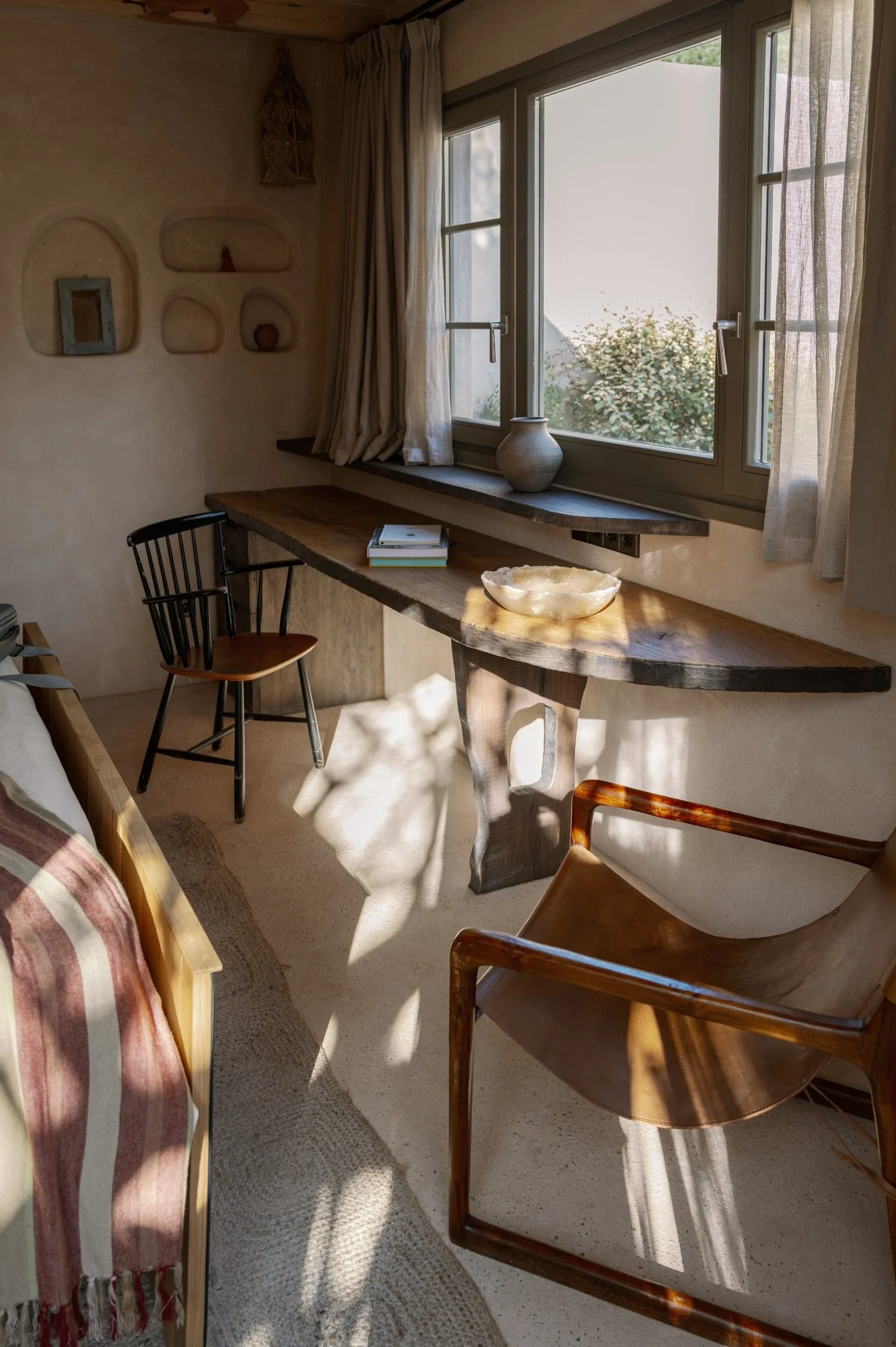 17.a Tenma Casita desk.jpg