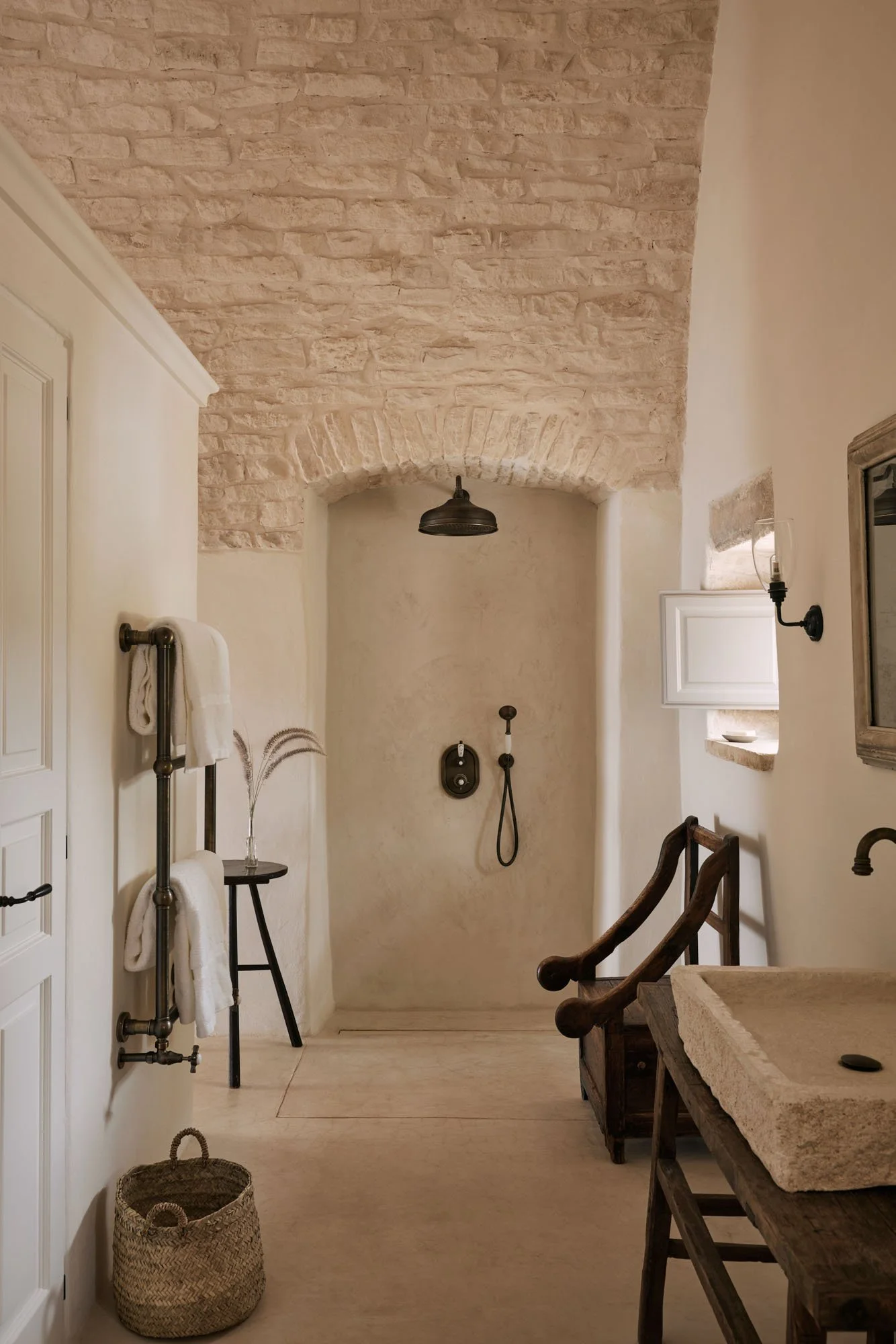 Cumersa-Upstairs-1-Bathroom.jpg