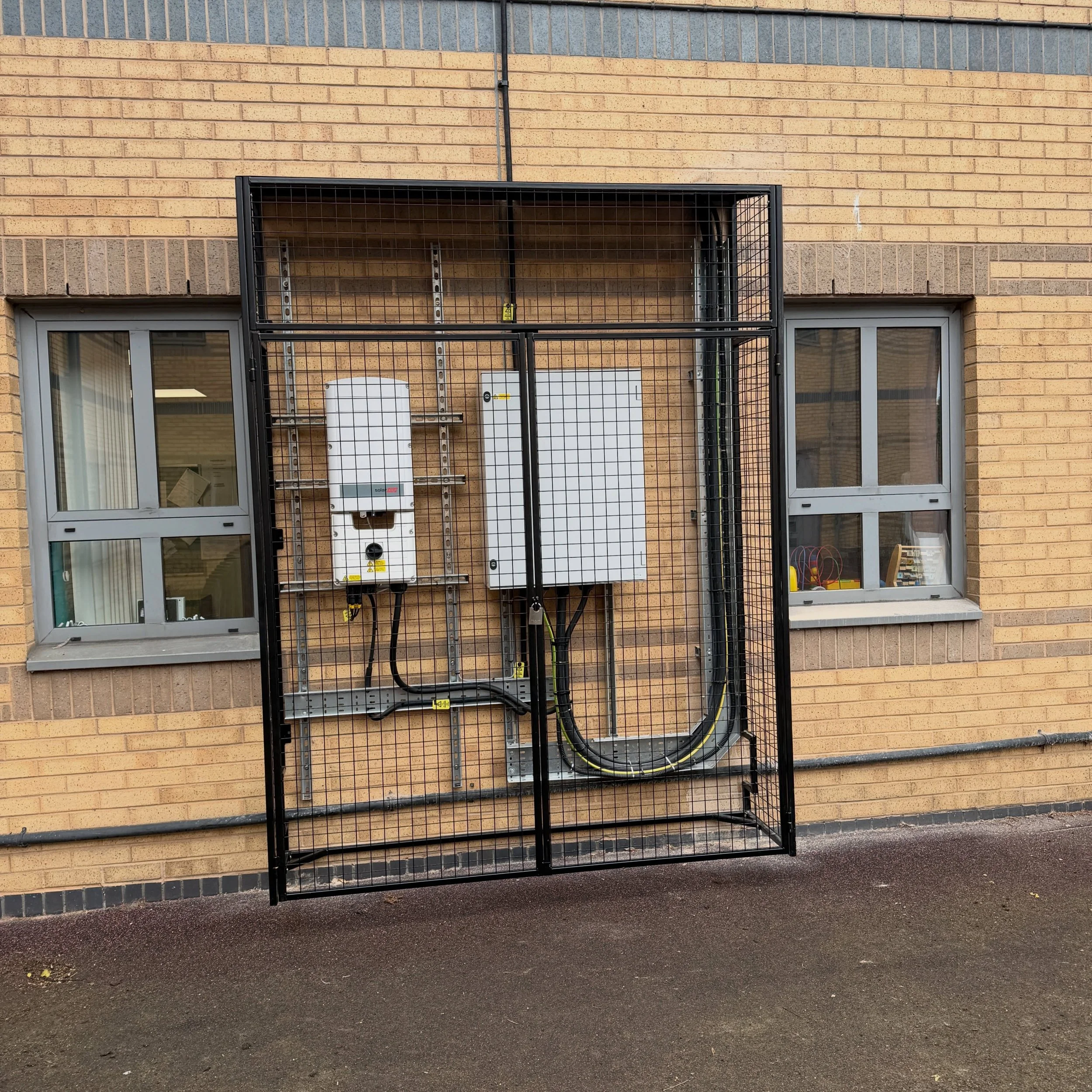 cage1.jpg