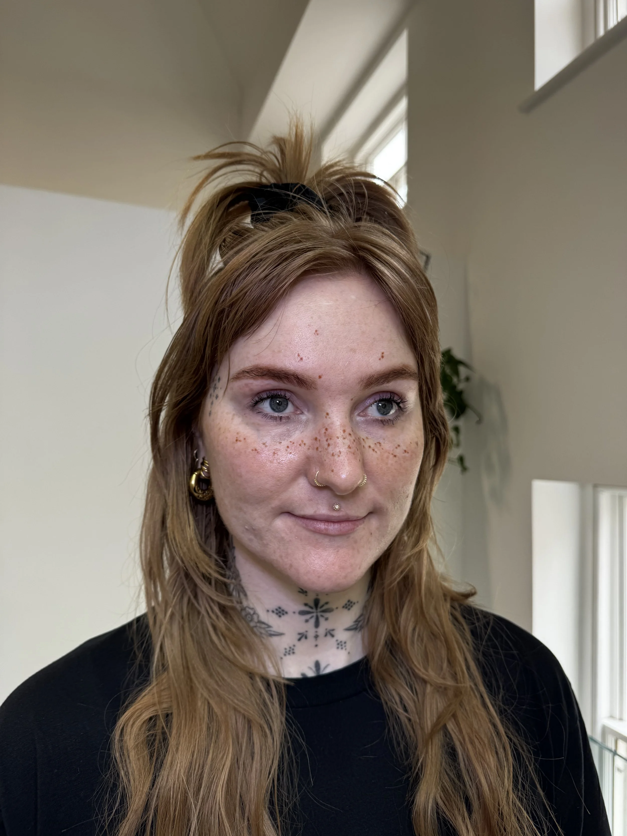 Light coverage freckles