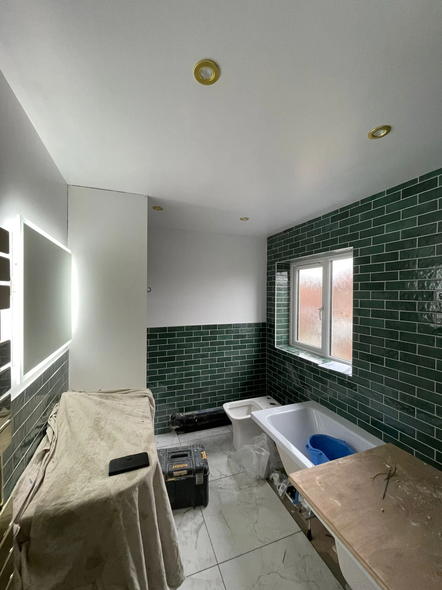 Bathroom - green tiles