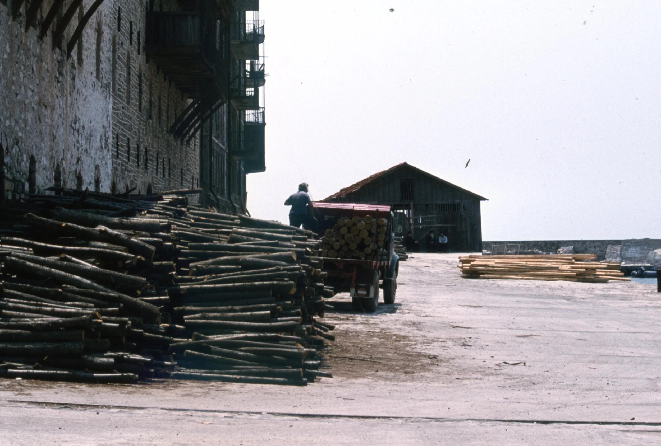boxN8.NA0032.jpg