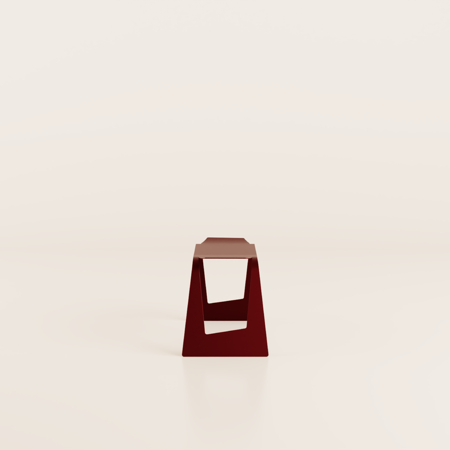Le banc 2 places Ott.02 bordeaux cerise de la Collection Otdr, léger, empilable et résistant. Mobilier outdoor et durable pour le secteur CHR, cafés, hôtels, restaurants, les terrasses et les jardins