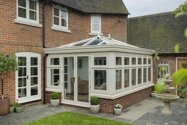 Conservatories- glasste Hampshire.jpg