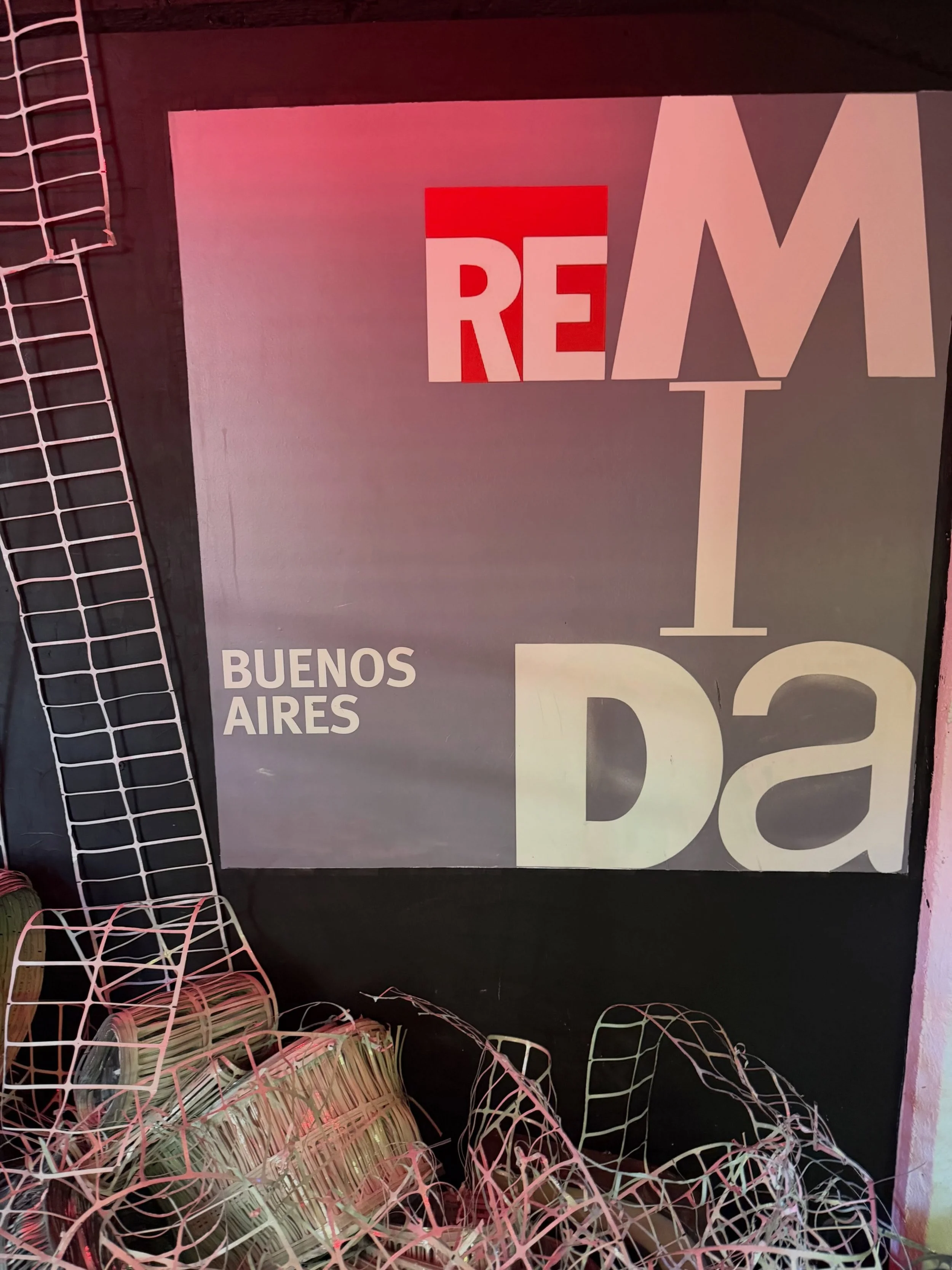 Una visita sumamente inspiradora al Centro de Reutilizaci&oacute;n Creativa @remida.ba para conocer de cerca su trabajo.

@remida_reggioemilia pone el foco en la potencialidad metaf&oacute;rica de los materiales de &ldquo;descarte&rdquo; y en su reut