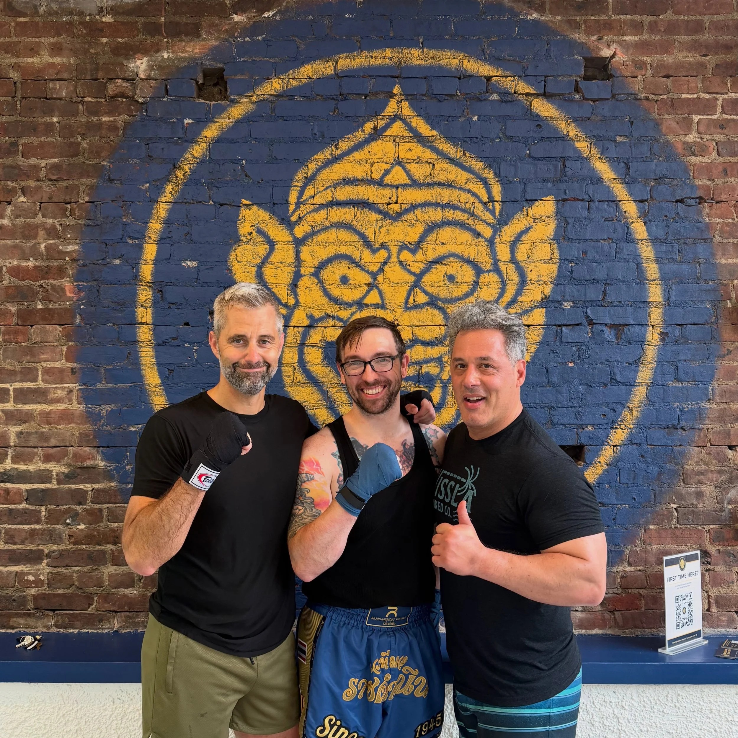 Catching up on some from last night and this morning! Some great vibes on the mats. Can&rsquo;t wait to get back to it tonight!

#redbanknj #redbank
