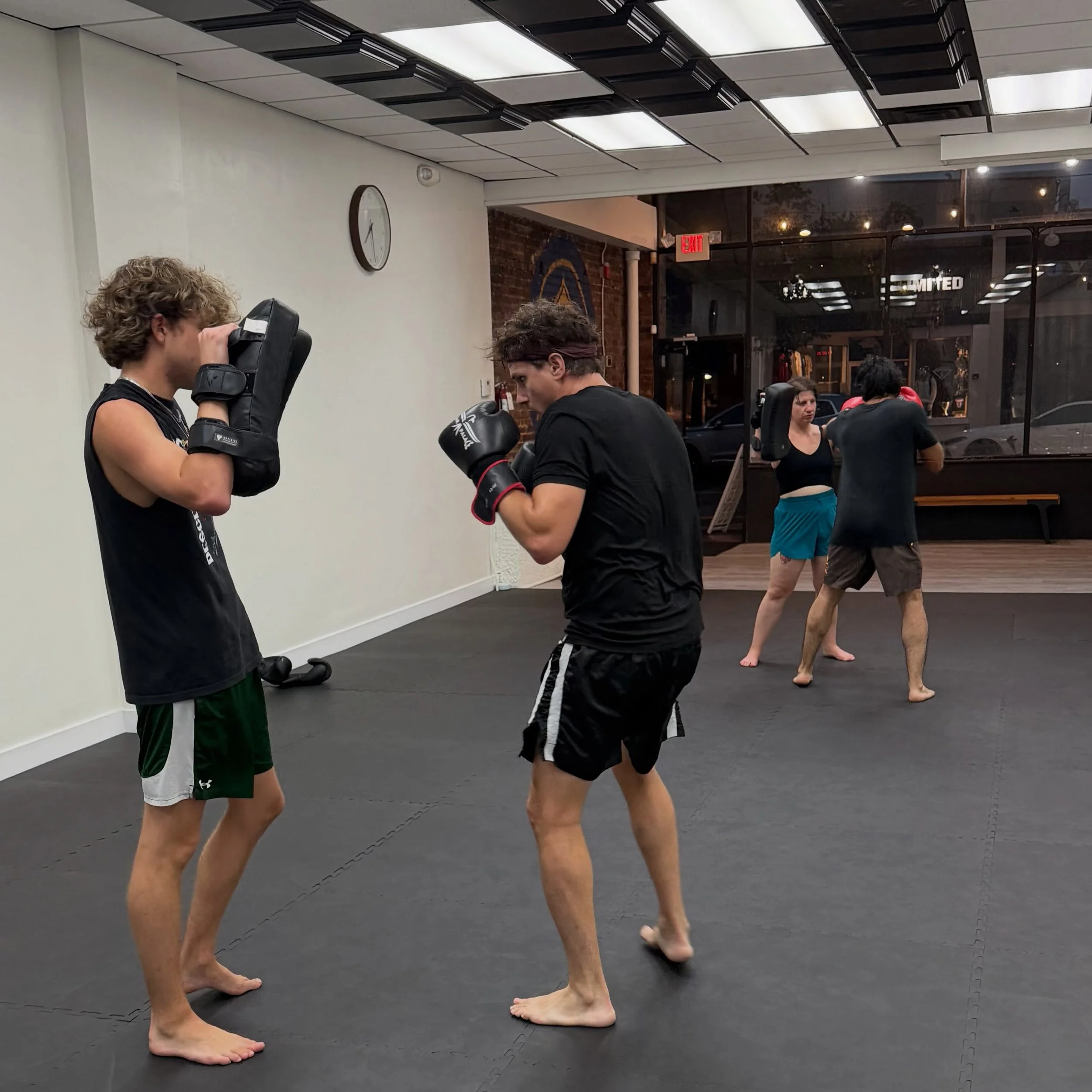 A great time last night continuing the work on some counters but this time with some brutal elbows! Great stuff. 

To set up your first class click the link in the bio or send me a message!

#redbank #redbanknj #monmouthcountynj #muaythai