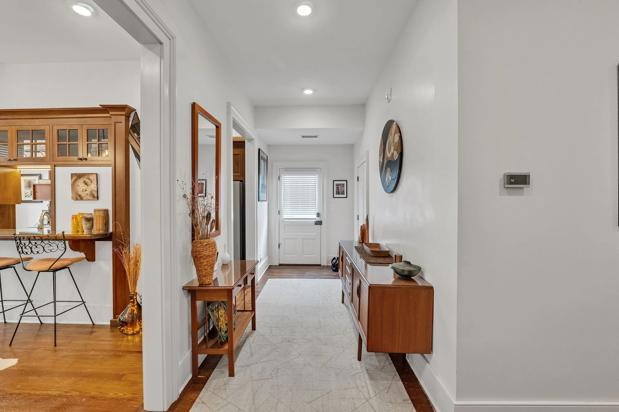 43-web-or-mls-170-e-main-st.jpg