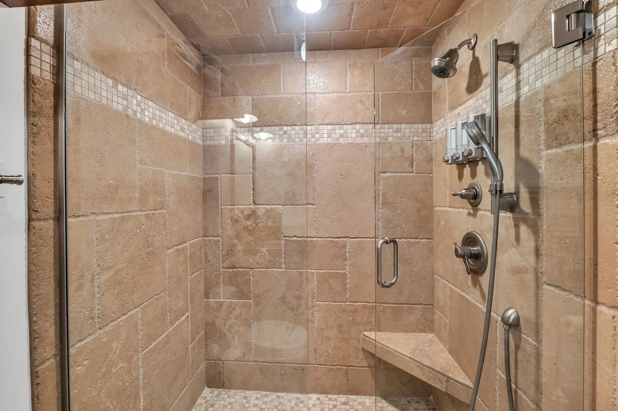 70-web-or-mls-170-e-main-st.jpg
