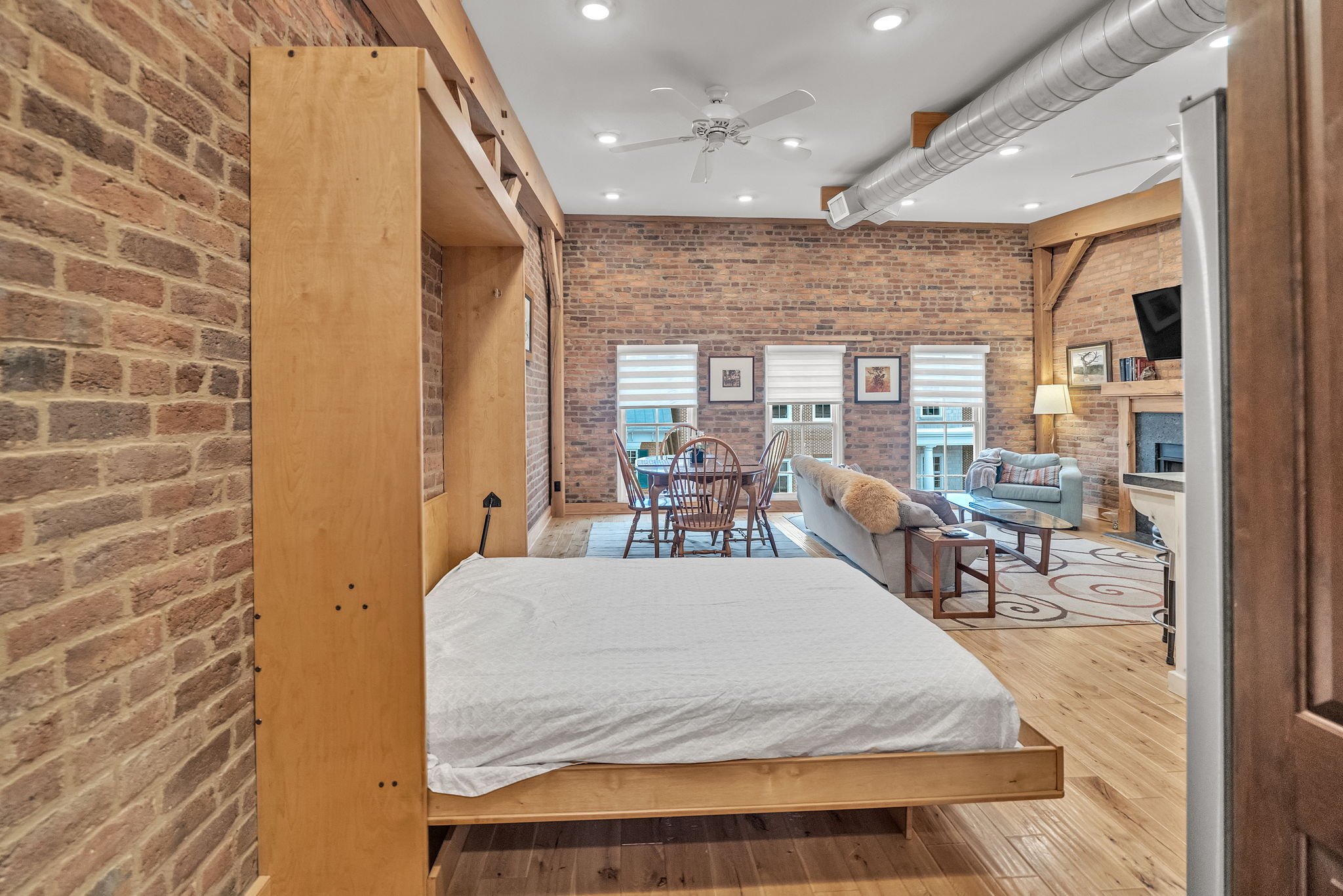 15-web-or-mls-170-e-main-st.jpg