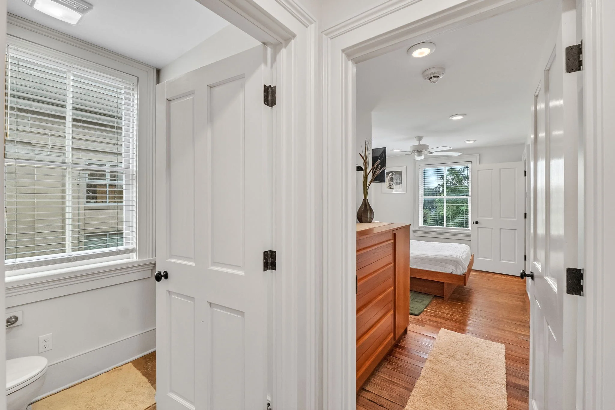 27-web-or-mls-170-e-main-st.jpg