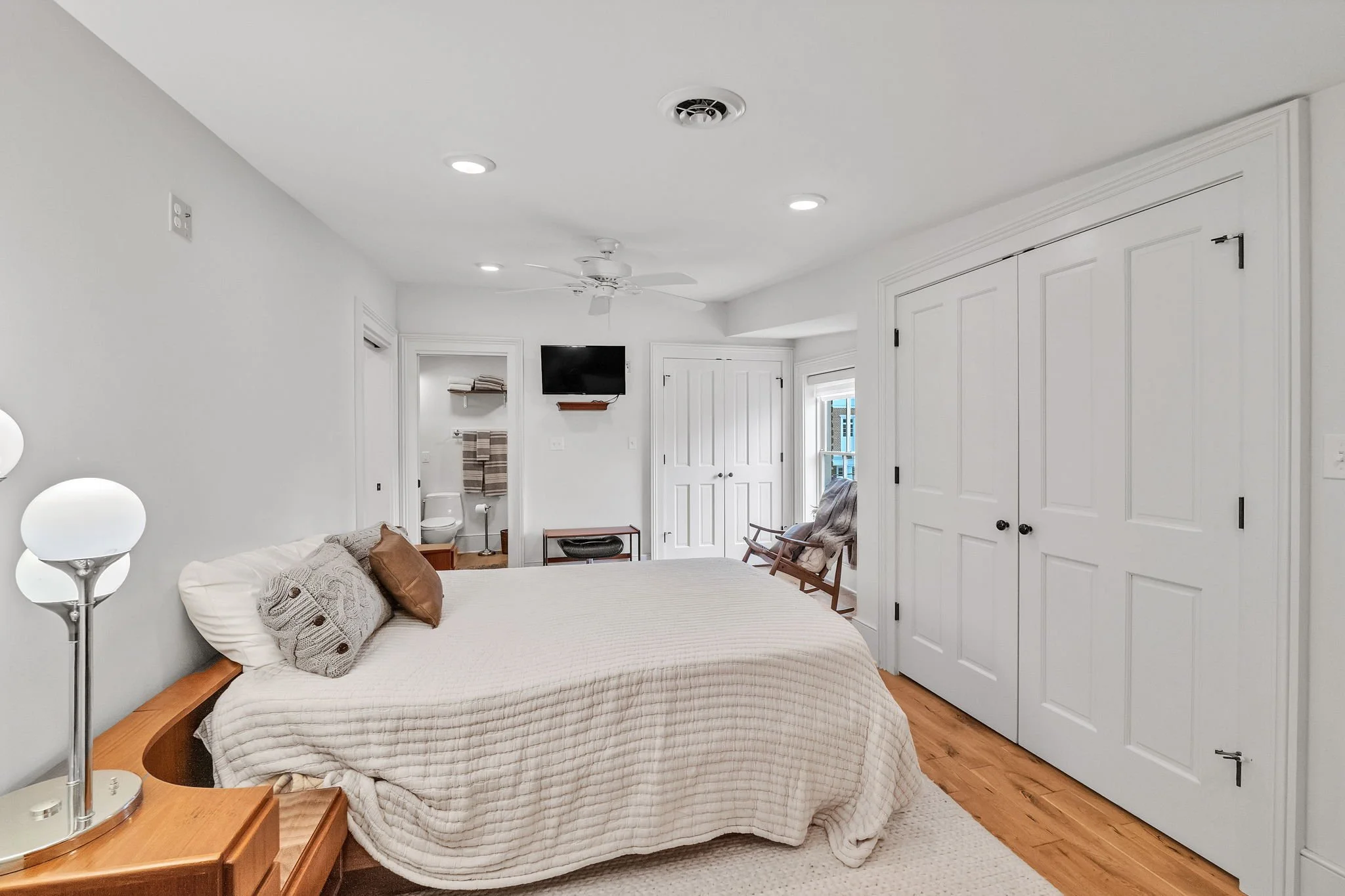 30-web-or-mls-170-e-main-st.jpg
