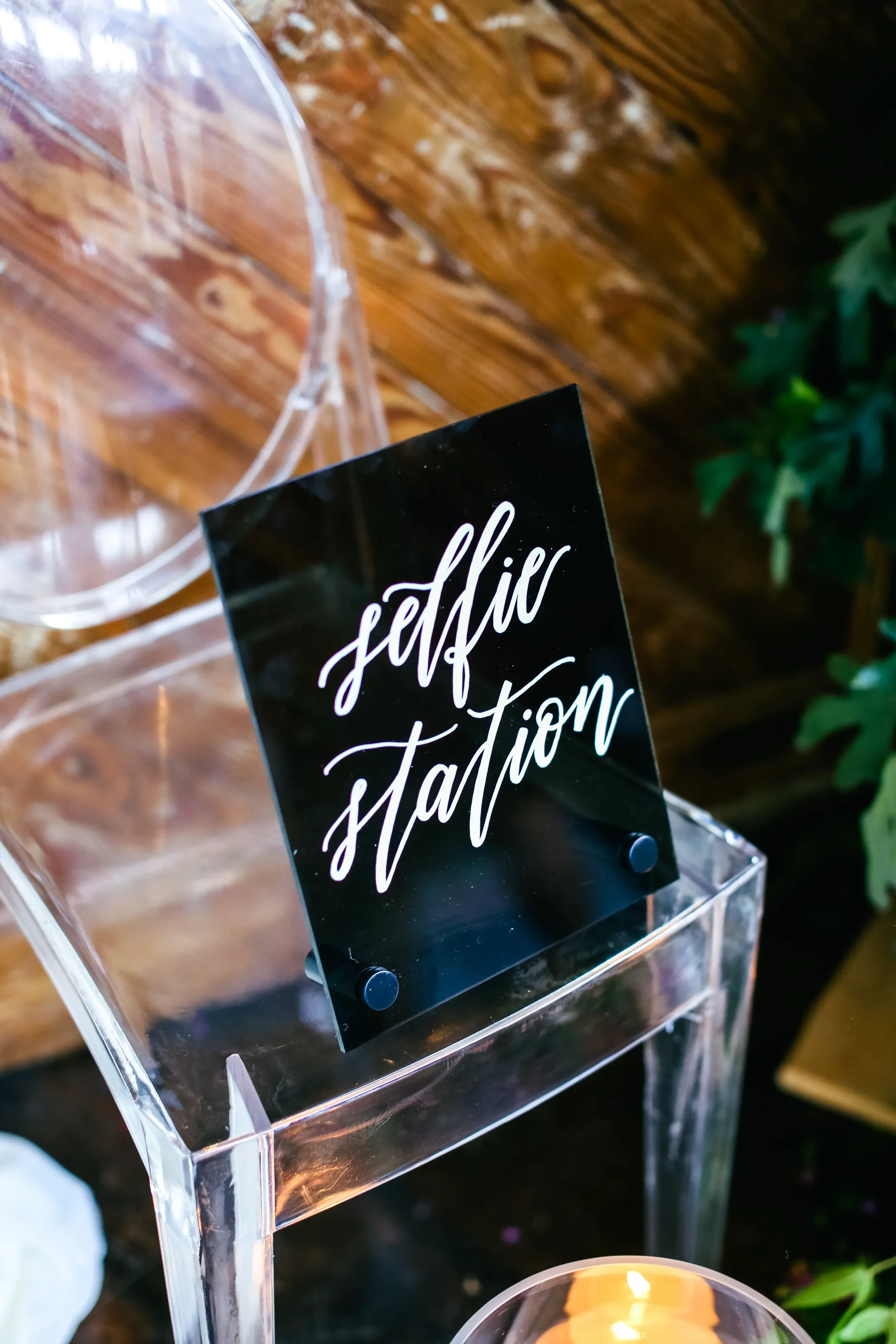 black-acrylic-selfie-station-sign-wedding-georgia.webp