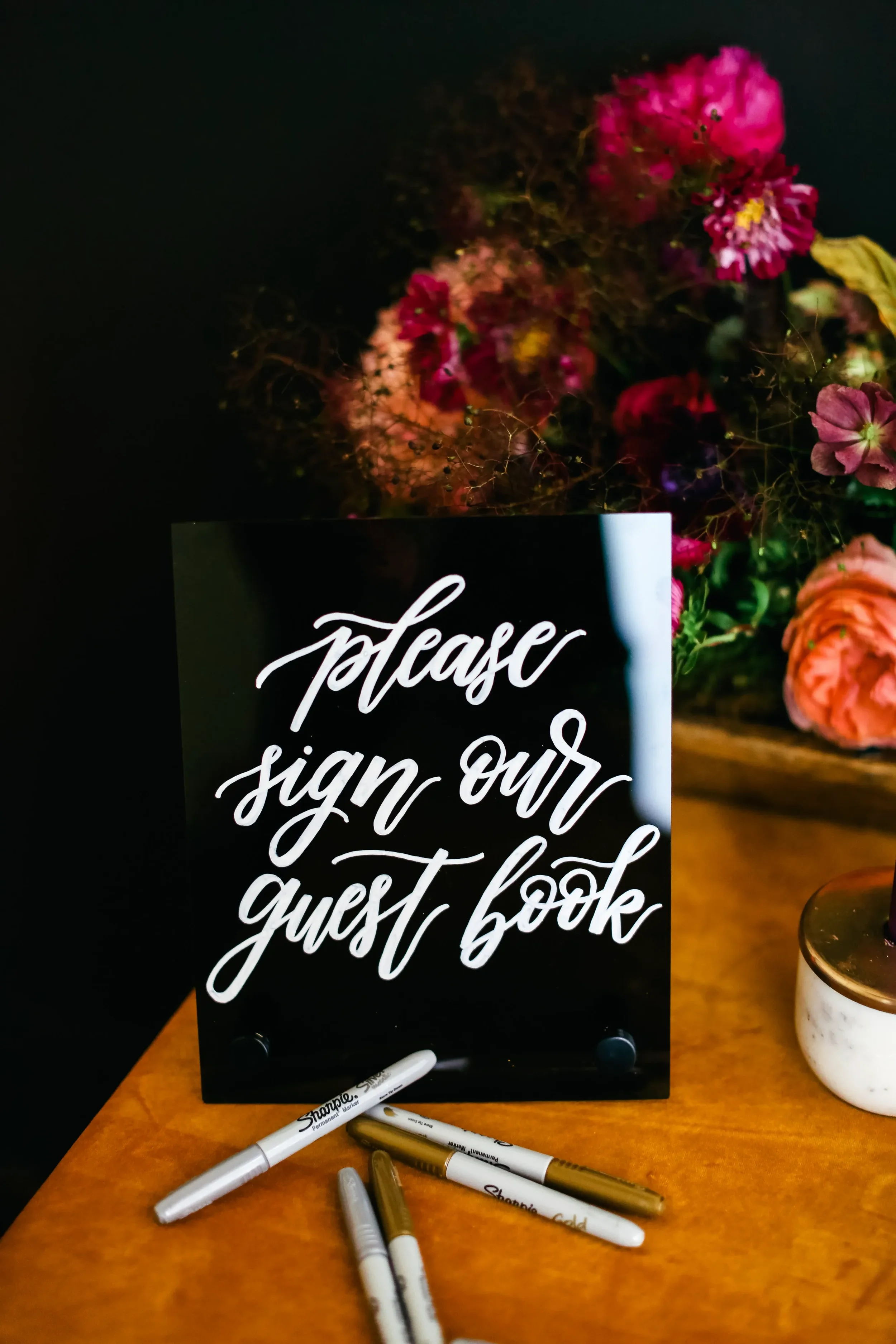 black-acrylic-guest-book-wedding-sign-georgia-calligrapher.webp