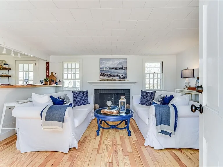 HUDSON LIVING ROOM.webp
