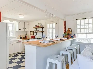 HUDSONN KITCHEN.webp