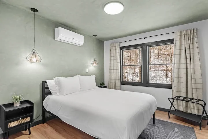 Upstairs Queen Bedroom