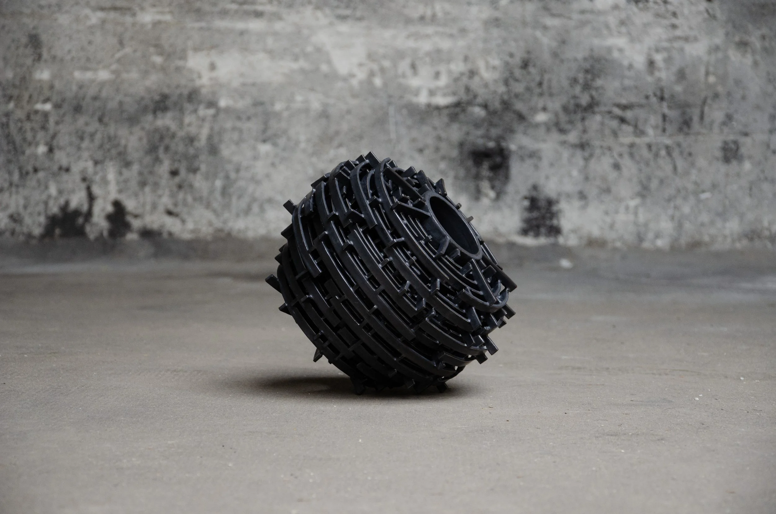 I.S.2601, Grès et émail,
25  x 18 cm,
2026