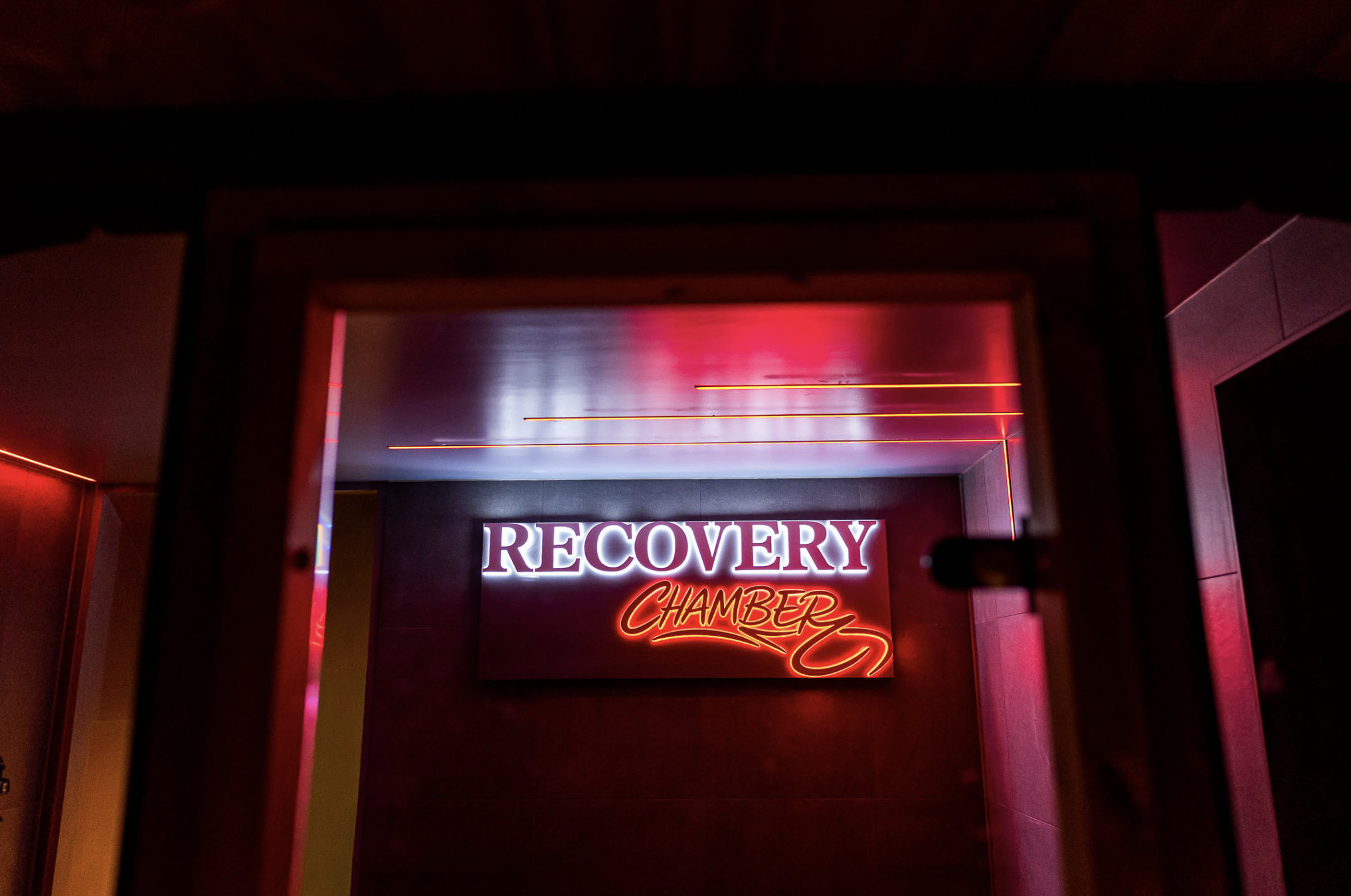 Contrast Therapy: Why Everyone Is Pairing Cold Plunges With Saunas
