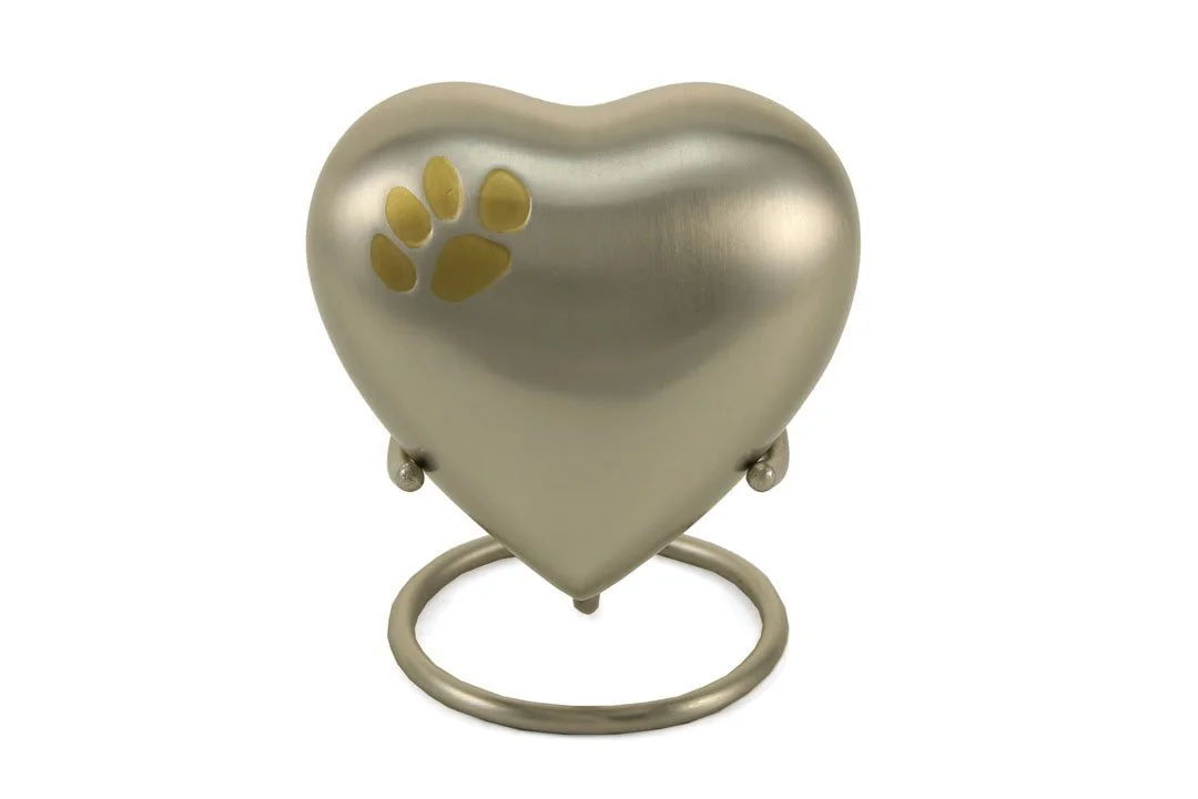 2896H-Classic-Paw-Pewter-Heart-Keepsake.jpg