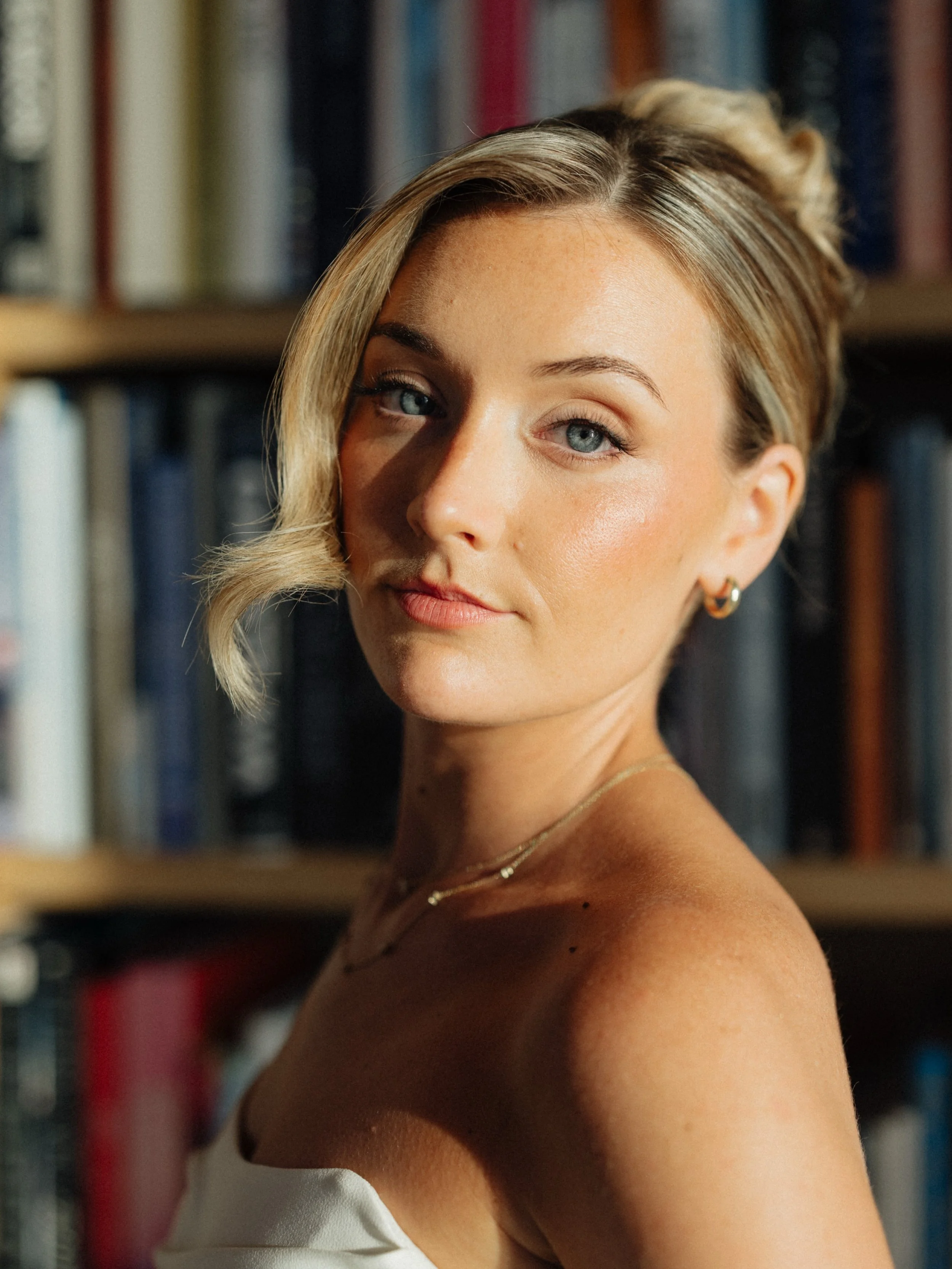 ✨ Absolutely stunning Golden hour photos by Michael ✨ I love how her makeup presents differently in various lighting! This is more natural makeup but lashes were used from @tamed.x  to give her eyes a feminine fluttery look. 
 
Visit BeautybyLaurenNY