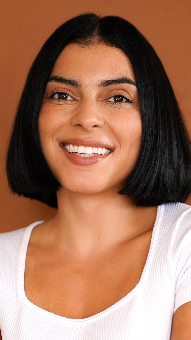 BIG+SMILE+HEADSHOT+-+Jasmine+Ruiz.png