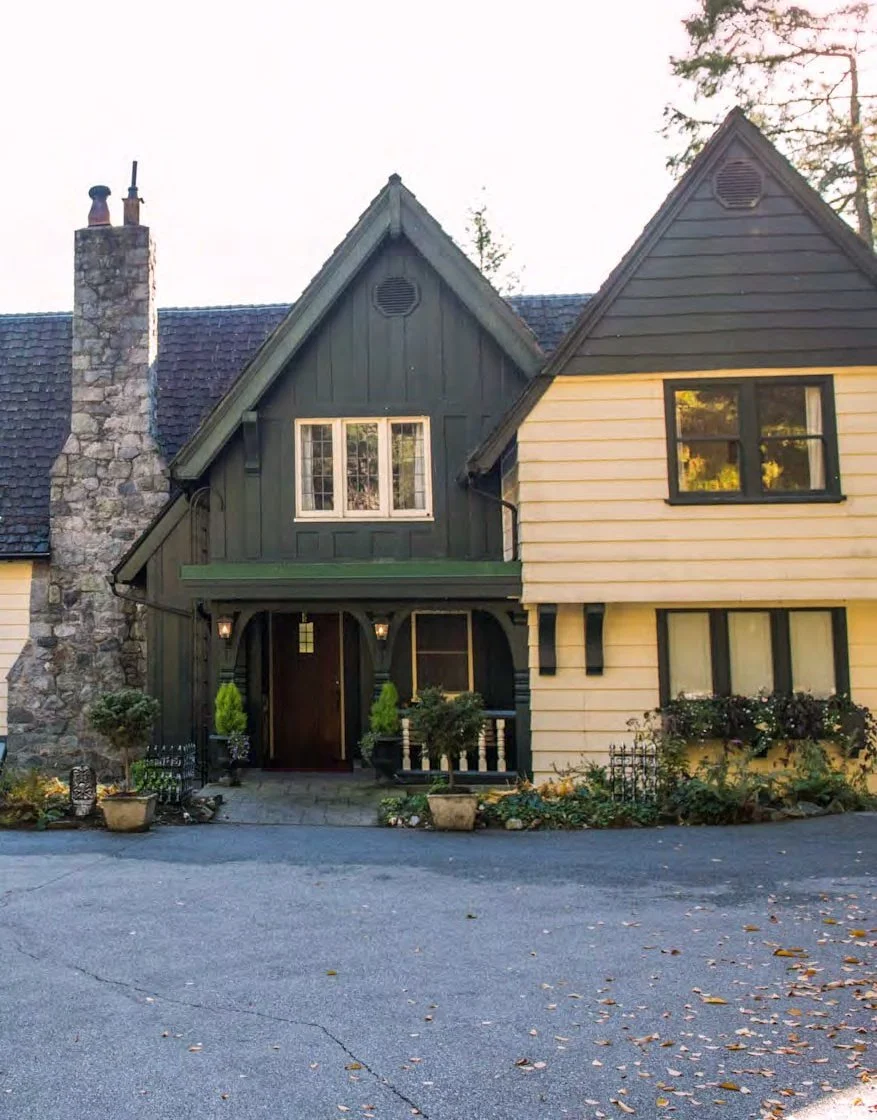 Exterior of Minnekhada Lodge in Minnekhada Regional Park