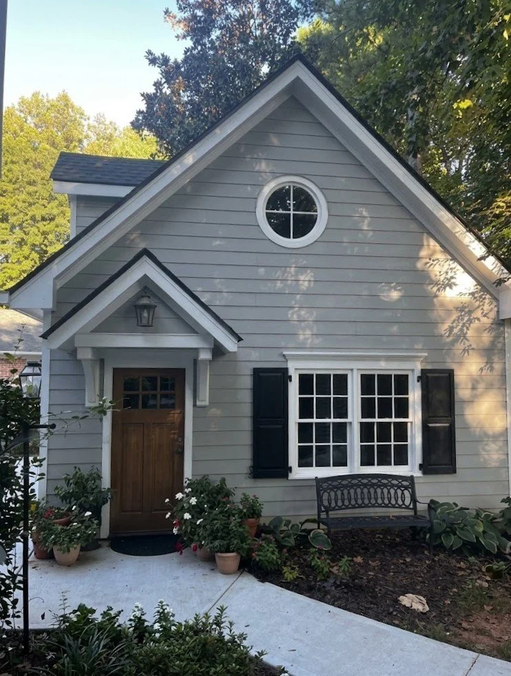 Sandy Springs detached garage used as photography studio
