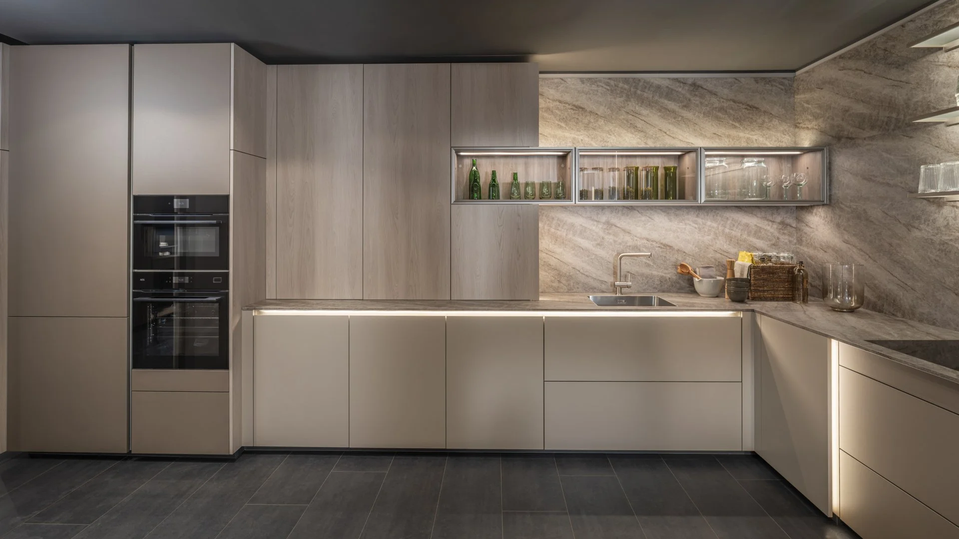 Lana / Selma / Ferra by Sachsenküchen premium luxury bespoke German kitchens. Light grey kitchens. bespoke kitchens.