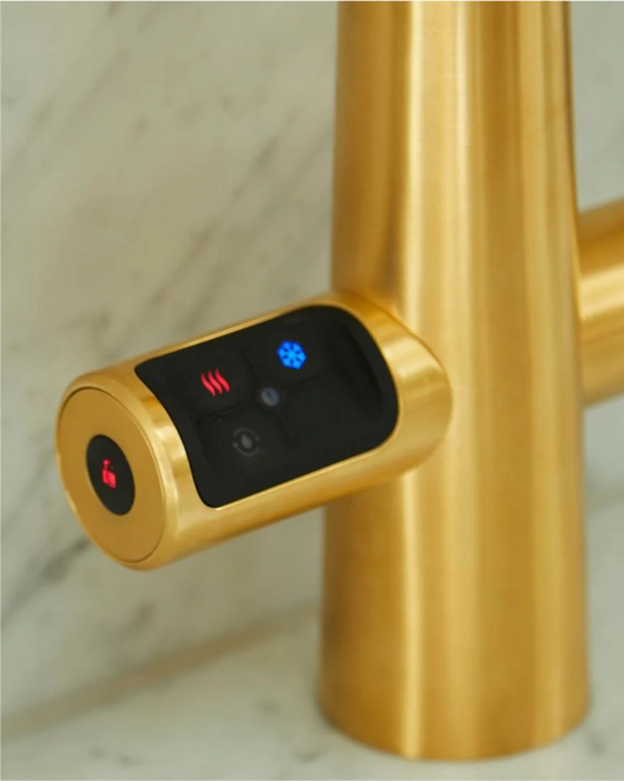 Celsius-plus-aio-pullout-gold-closeup-carousel.jpg