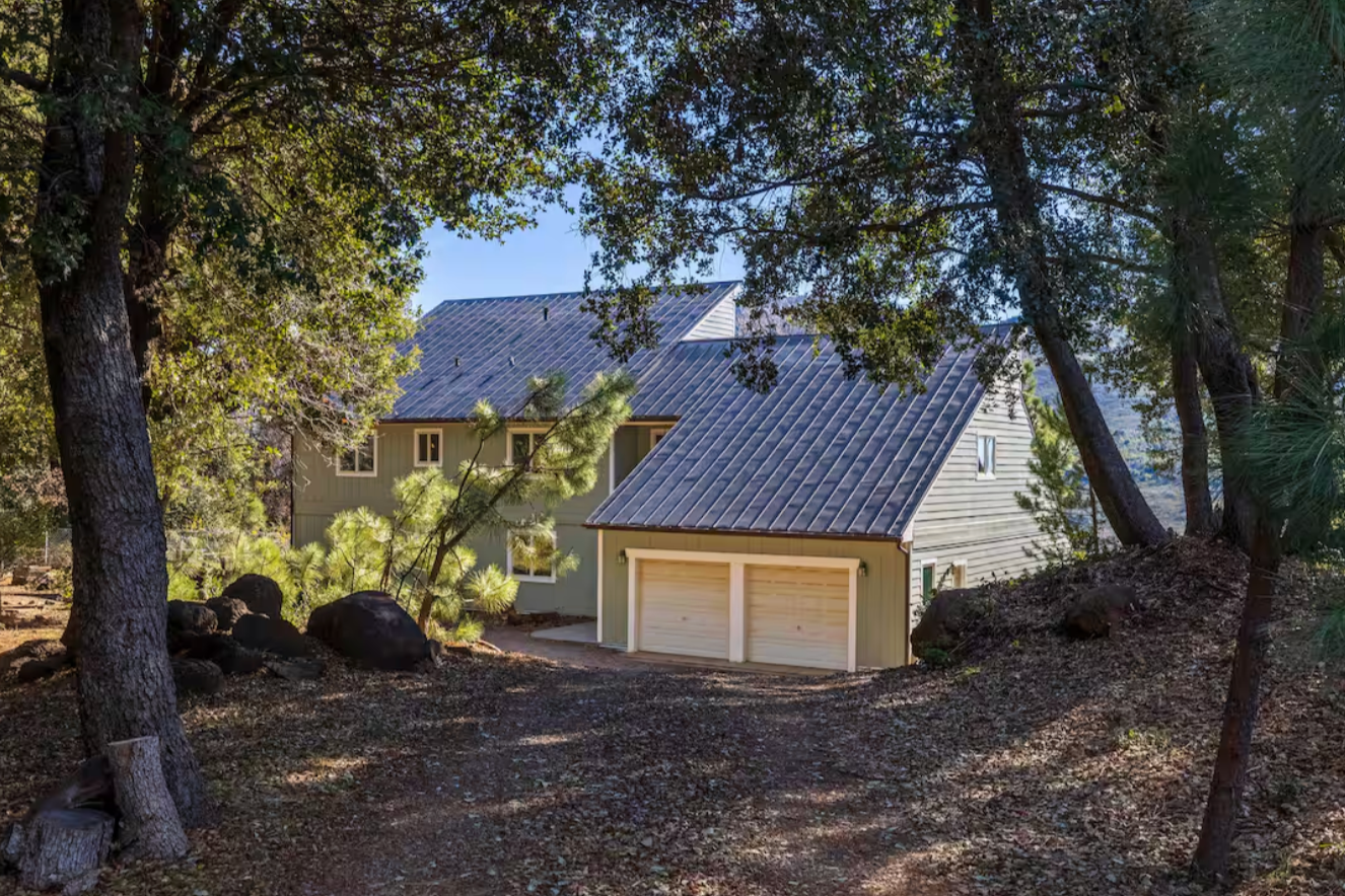 Retreat venue surrounded by trees in Julian, California