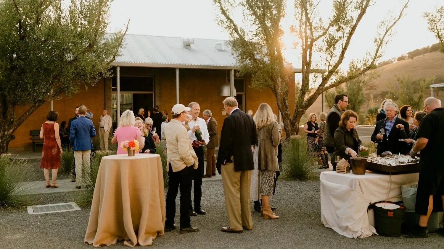 Oyster+Reception+in+the+Courtyard.jpg