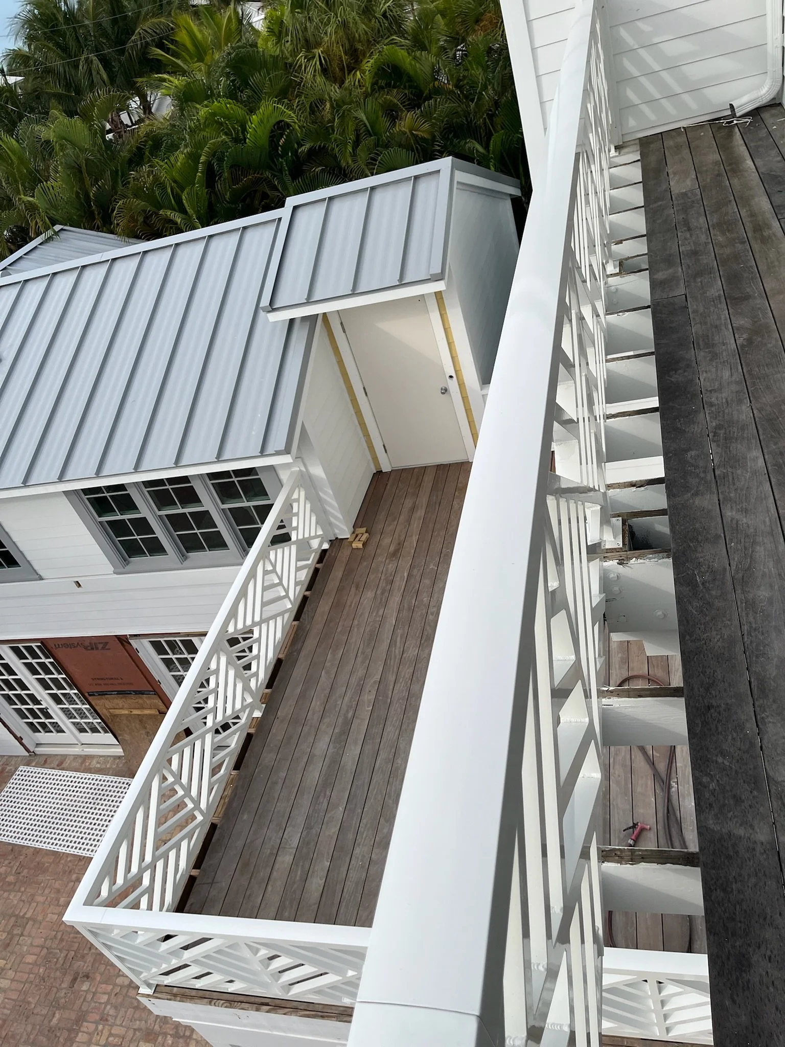 welding-custom-railing.JPG