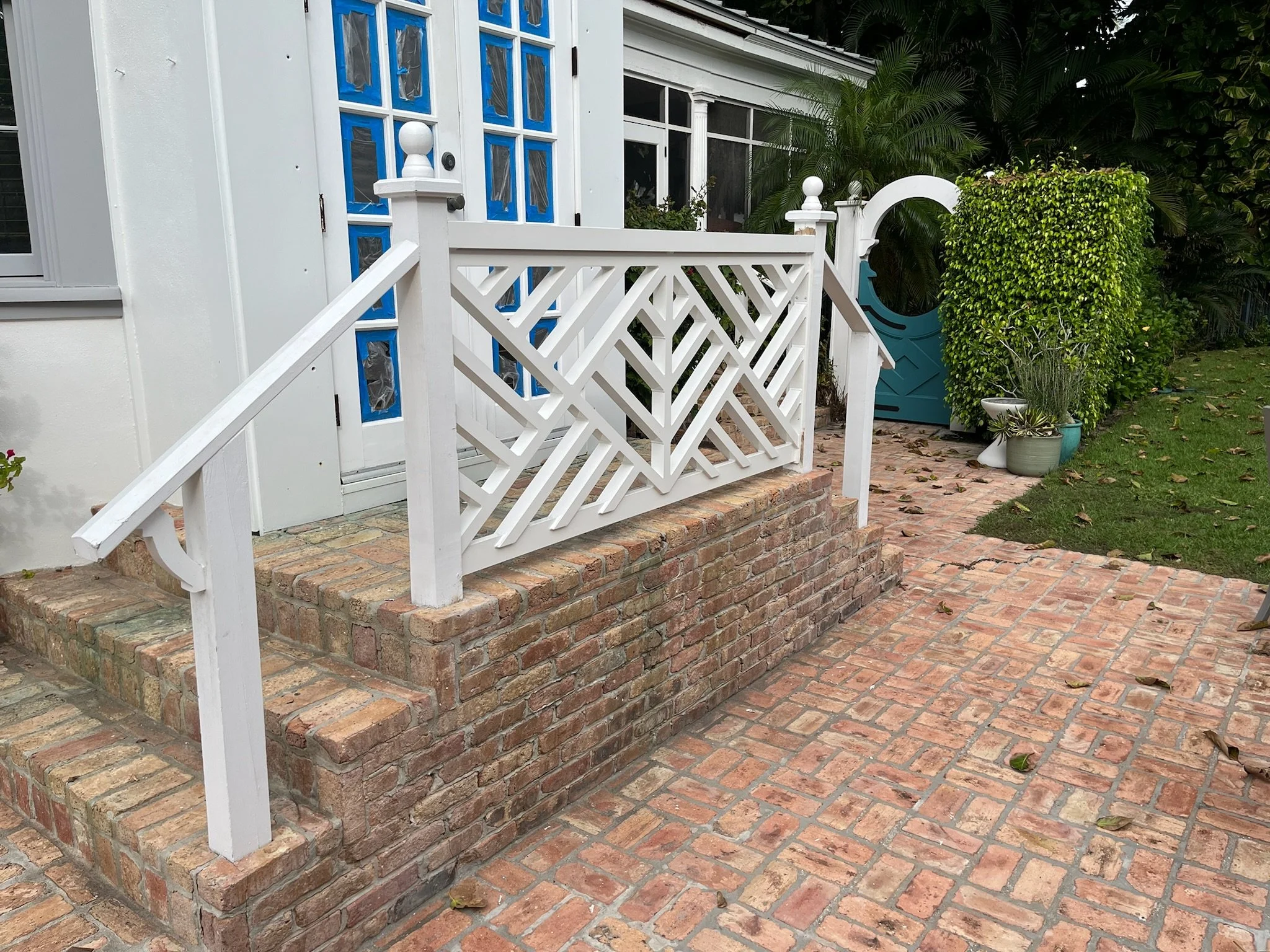 railings-modern-APG-welding.JPG