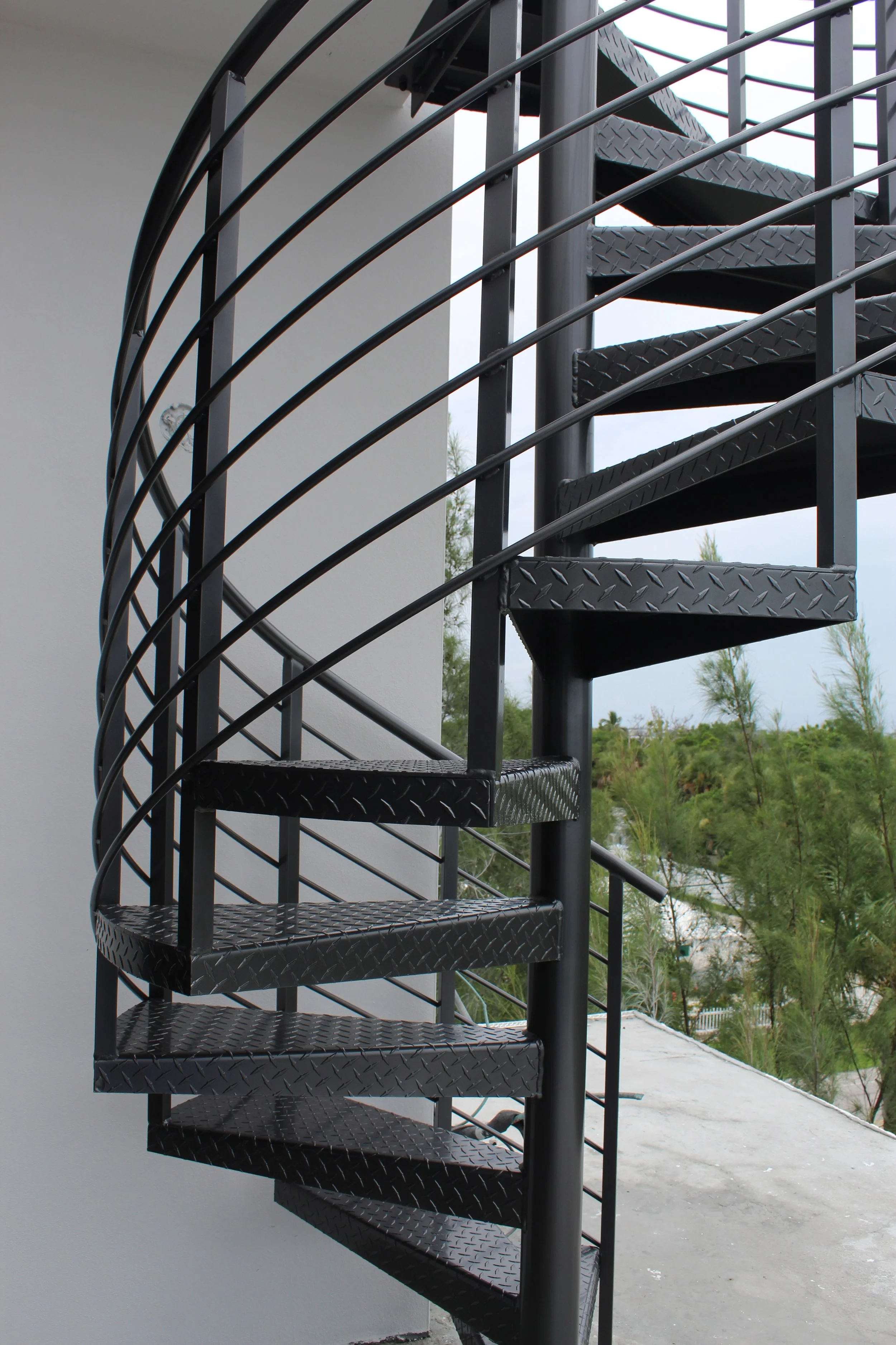 beach-home-spiral-stair.JPG