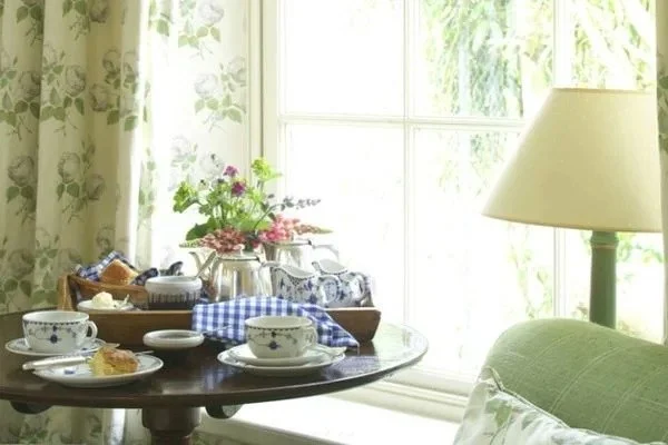 imgi_113_Ballymaloe-room-3-tea.jpg