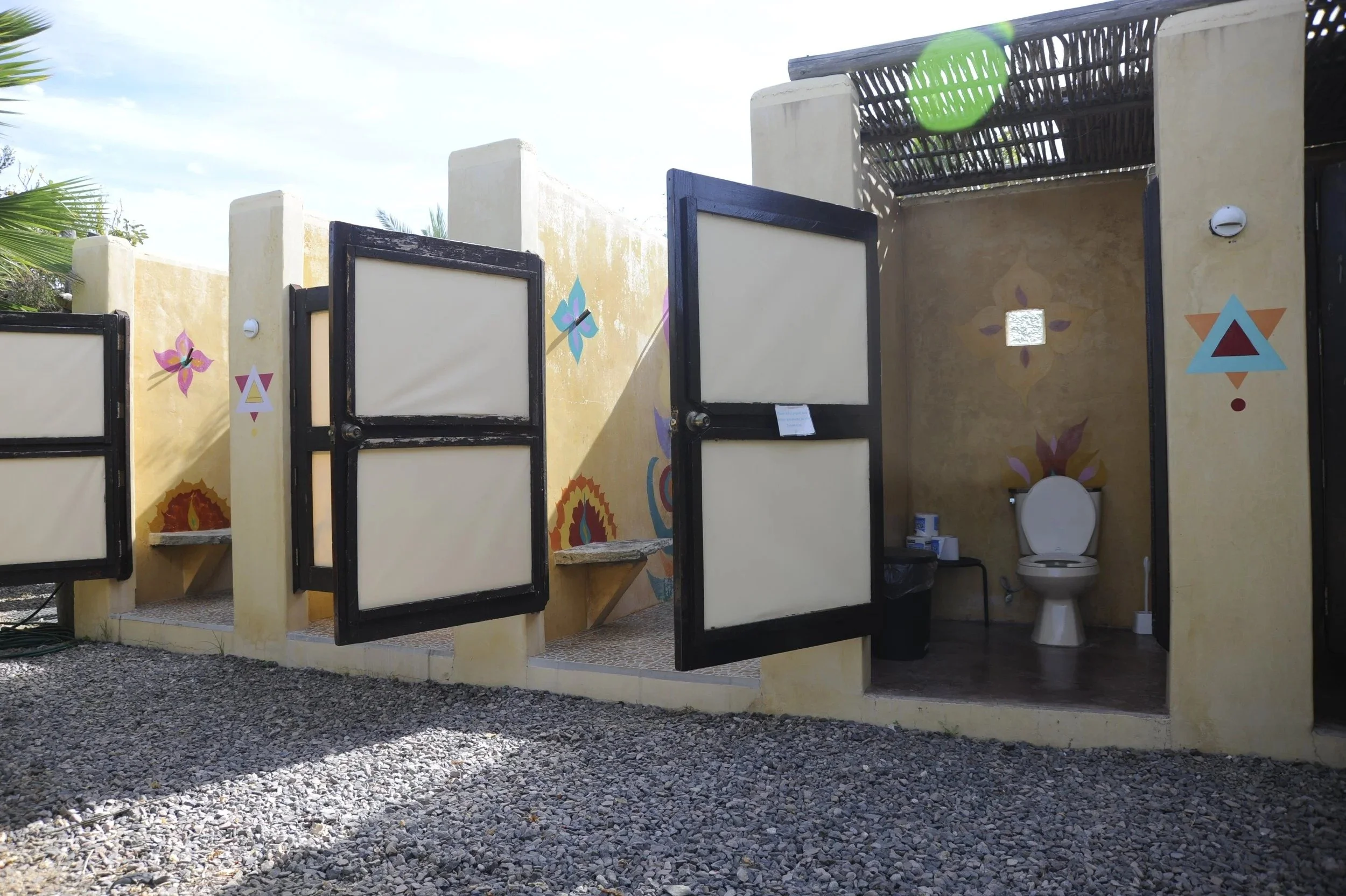 imgi_64_Bathroom3.jpg