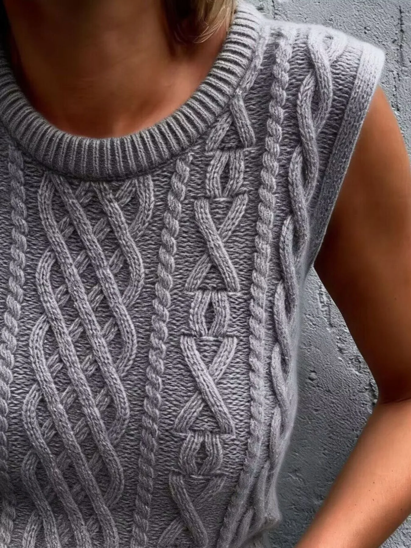 EaseMeeCableKnitSweaterVest1.jpg