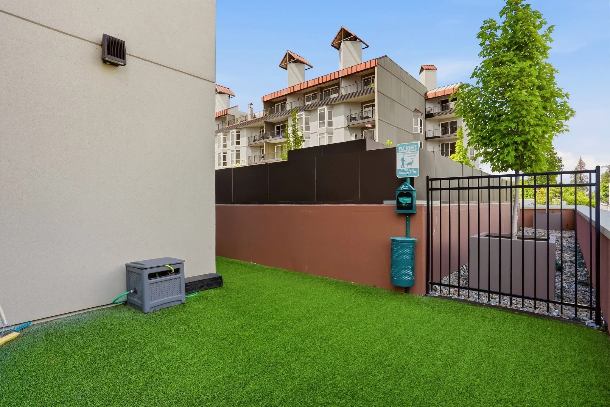 139_Inside-Media-1st Exterior-33.JPG