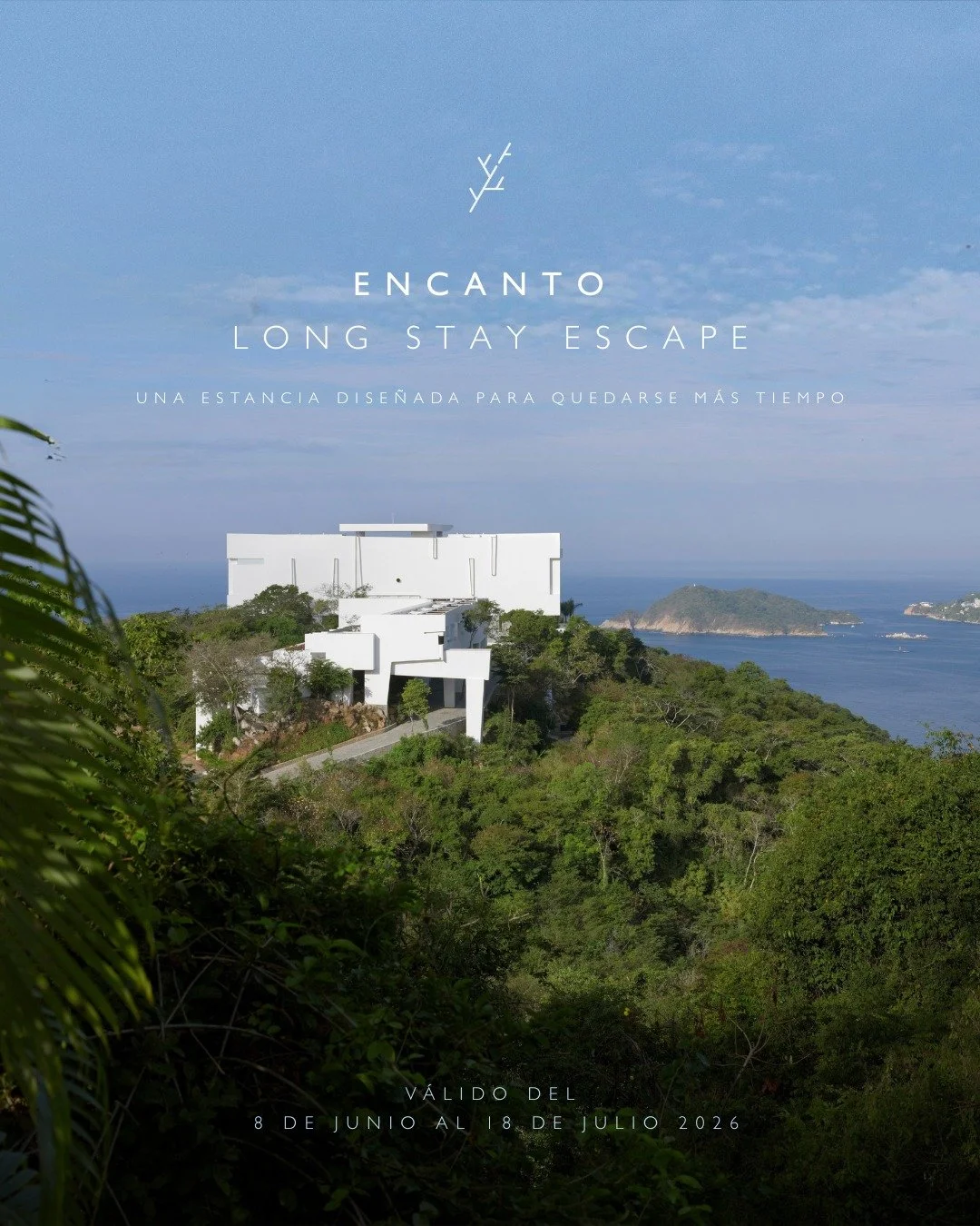 Poster promoviendo una oferta especial en Encanto Acapulco. Volúmenes blancos del Hotel Encanto emergiendo de la vegetación tropical de Brisas Marqués frente al océano.