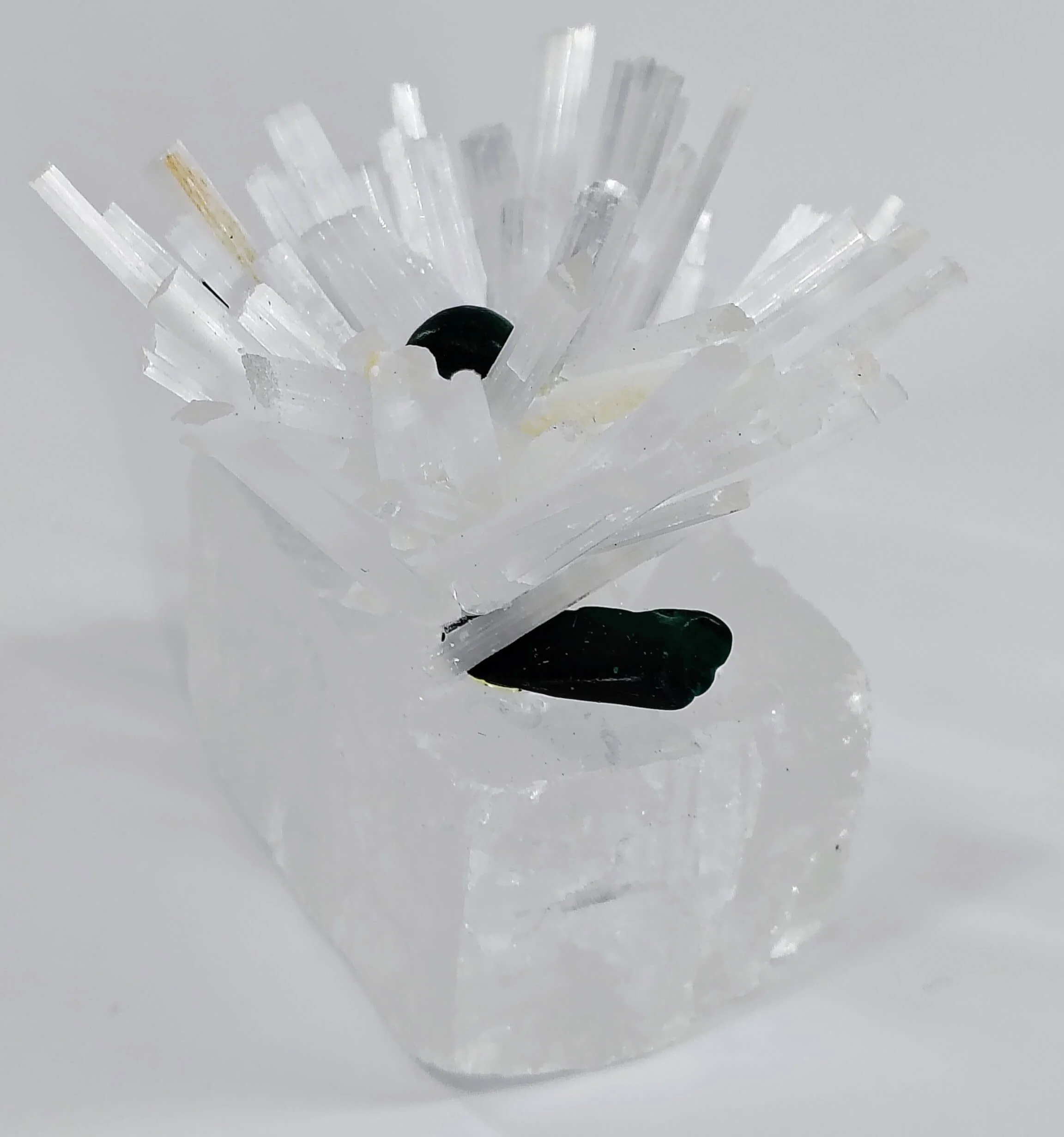 Malachite, clear calcite flower 3.jpg