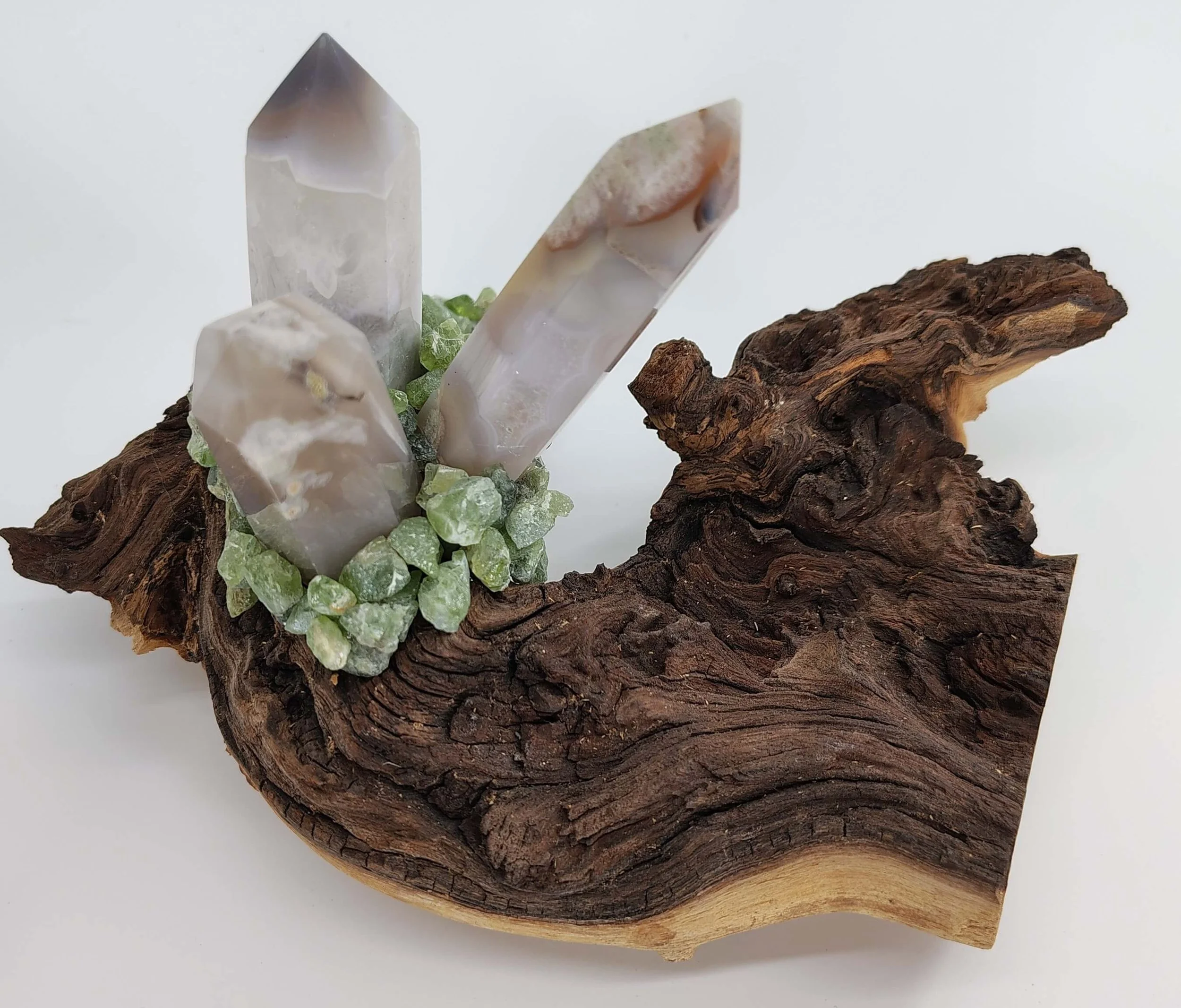 Gray agate points,peridot on mopani 2.jpg