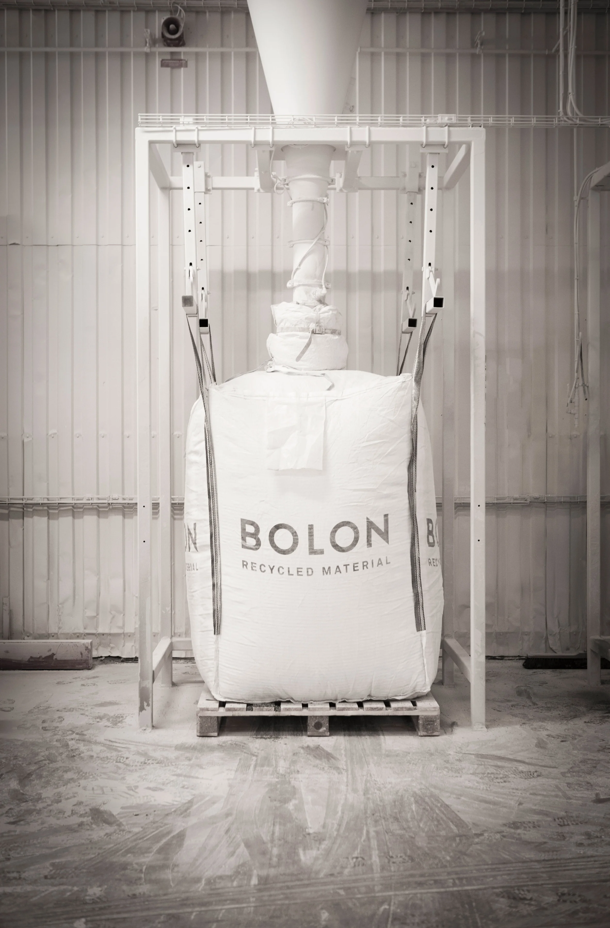 video-bolon-at-heart-michaela-ljungdahl-recycling-vinyl-flooring-pvc-design-sweden-movie_dezeen_2364_col_9.jpg