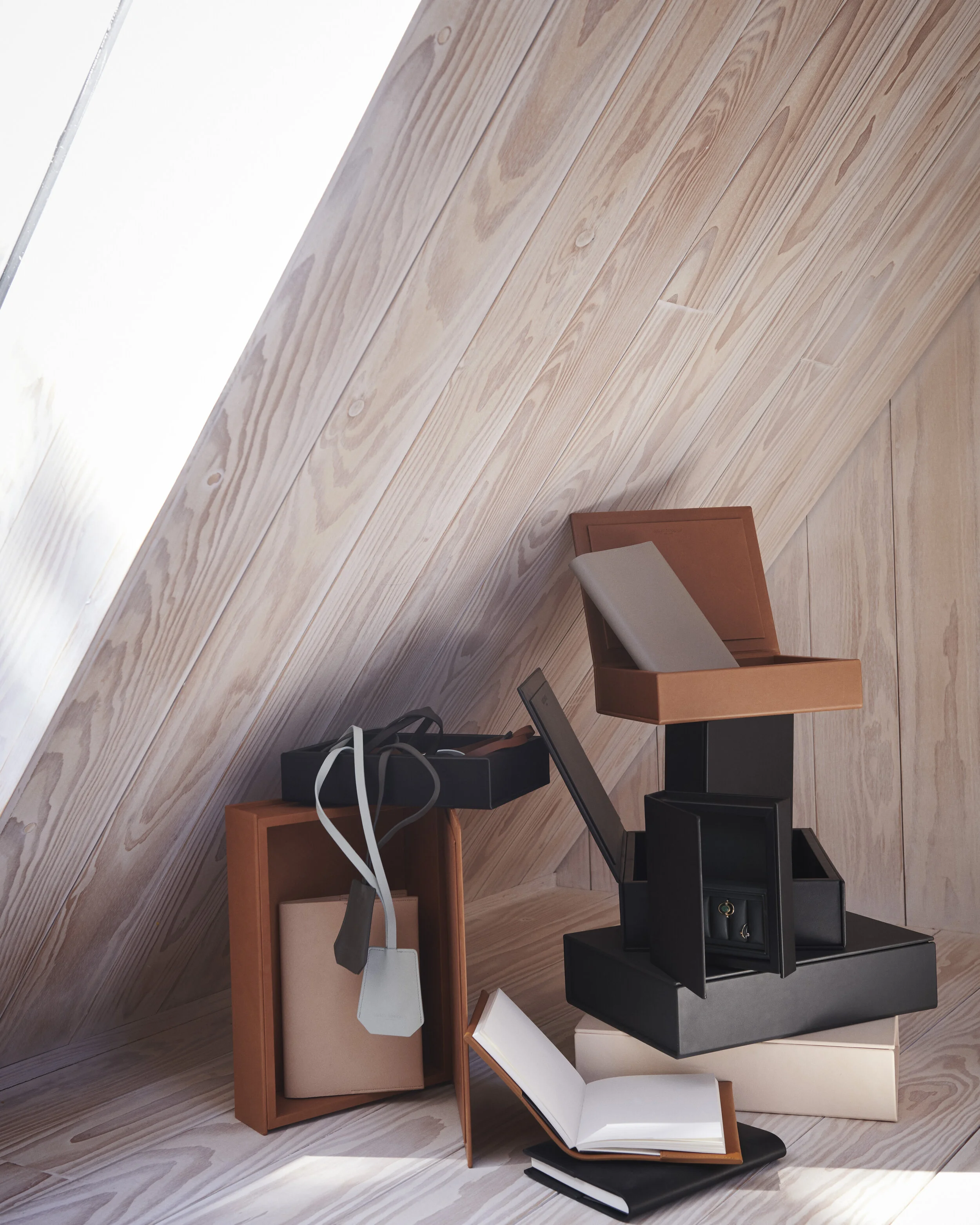 Copy of August Sandgren_Leather surplus_I.jpg