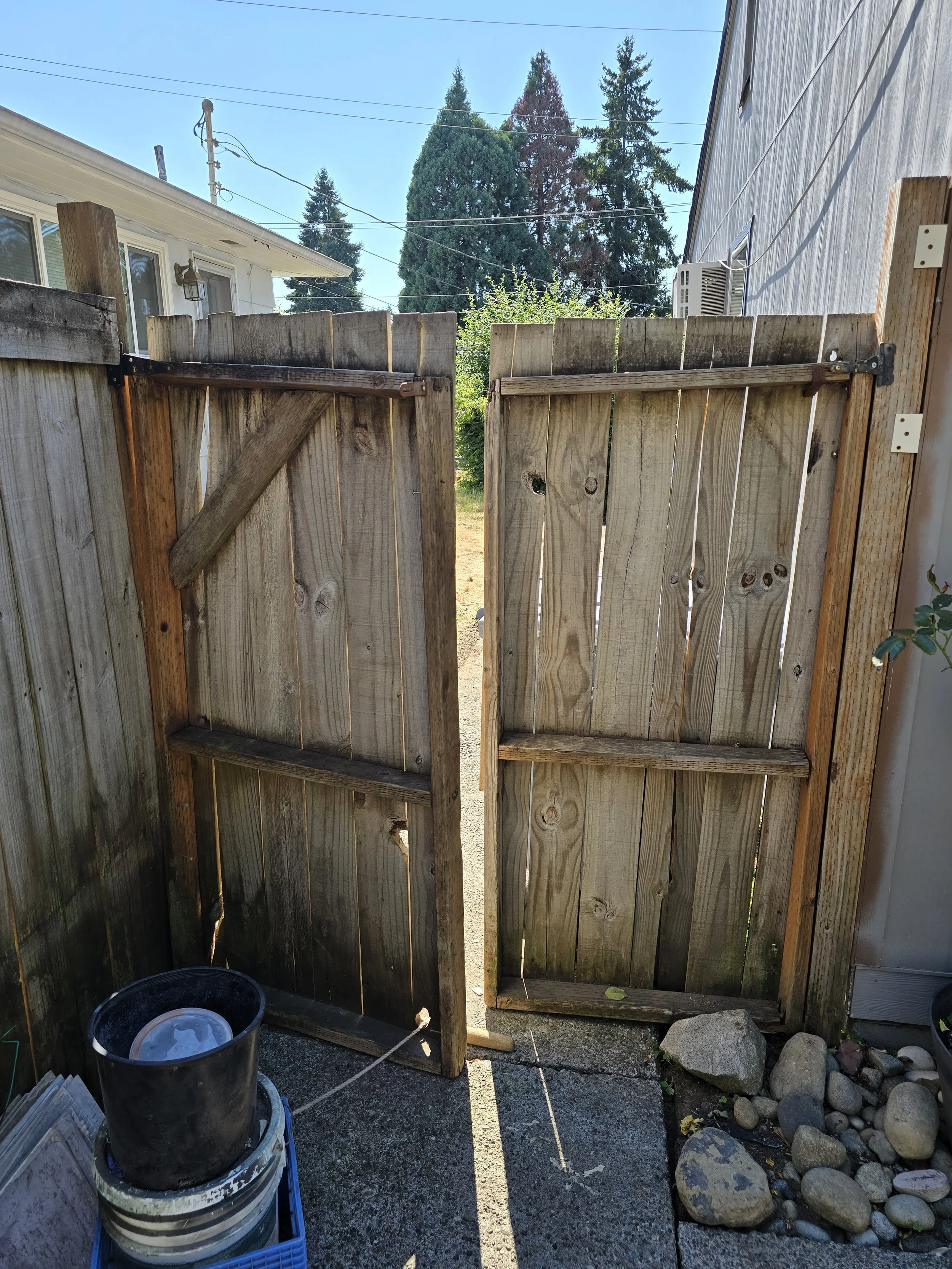 Gate 2.jpg