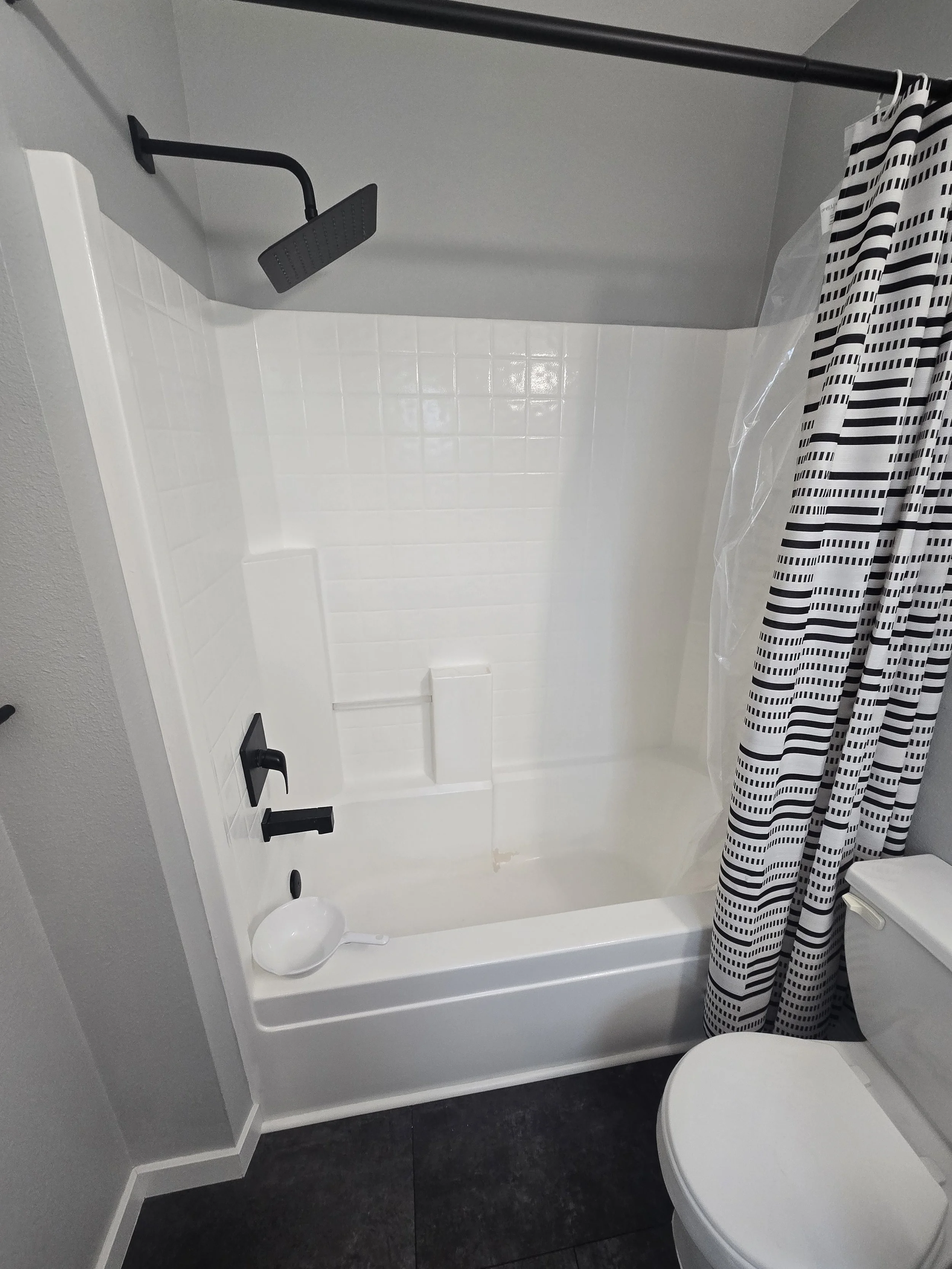 Shower 2 Before.jpg